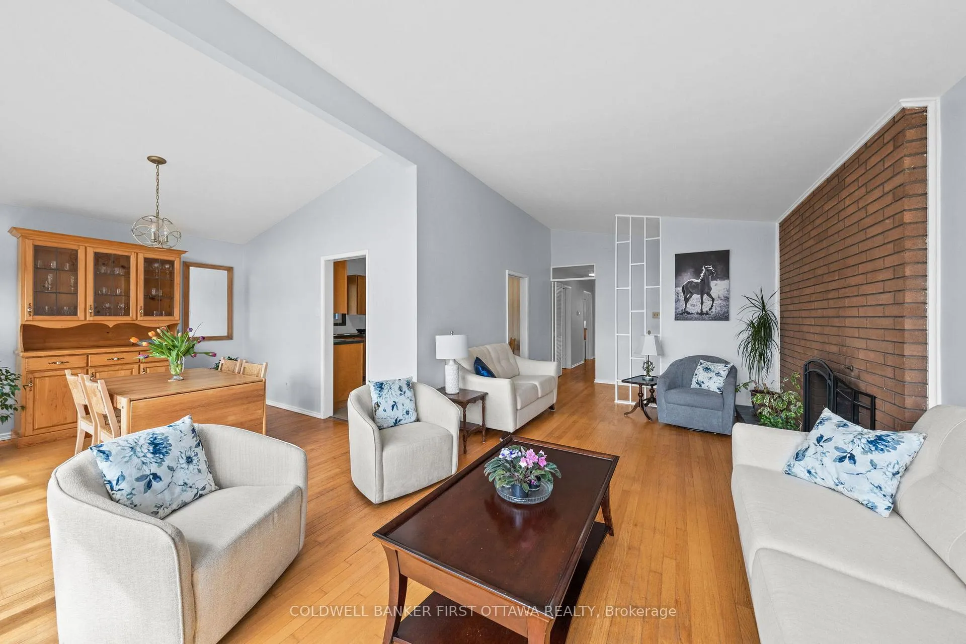 Photo 9 of 54 Evergreen Drive, Ottawa, Lynwood Village — HOMEH