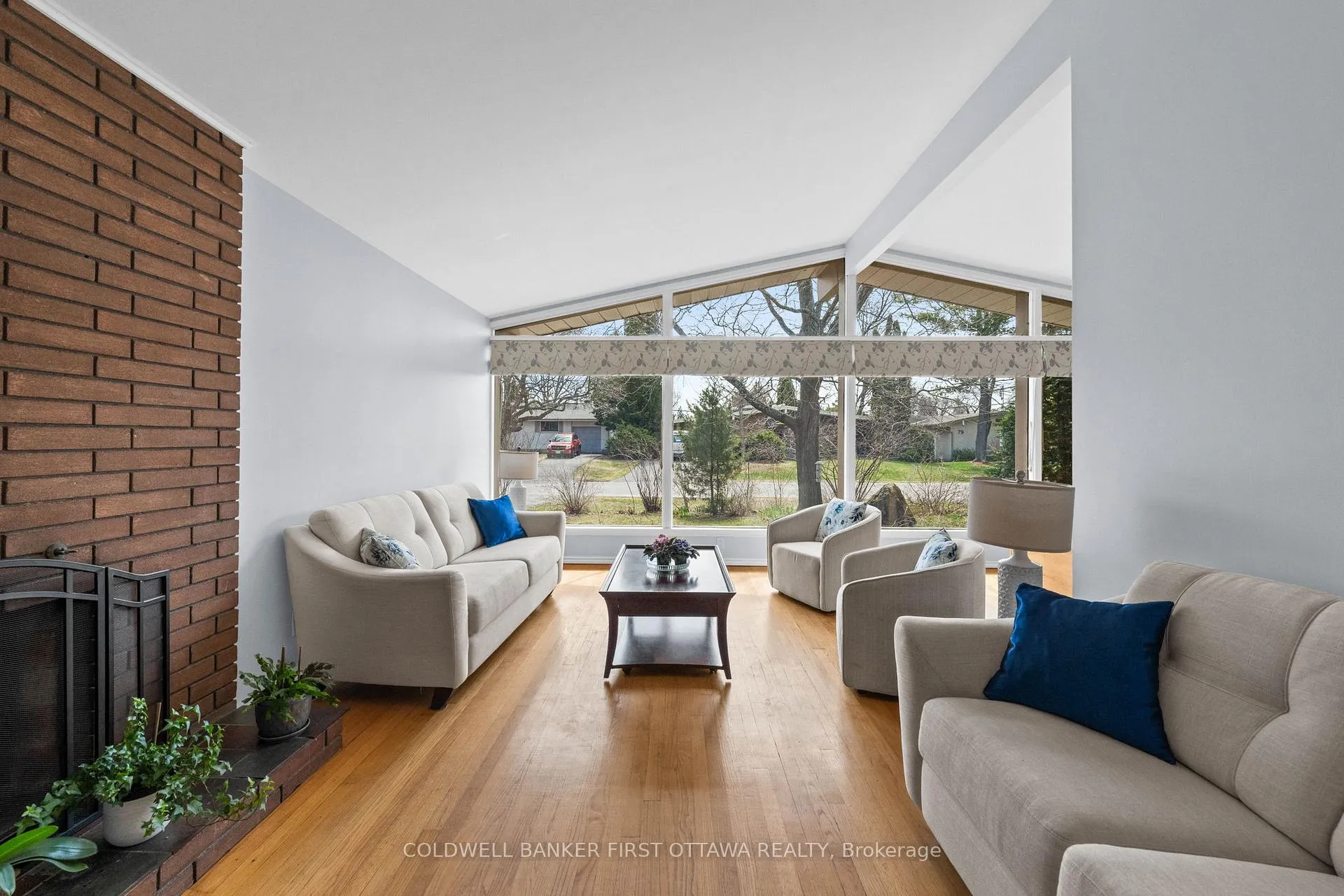 Photo 11 of 54 Evergreen Drive, Ottawa, Lynwood Village — HOMEH