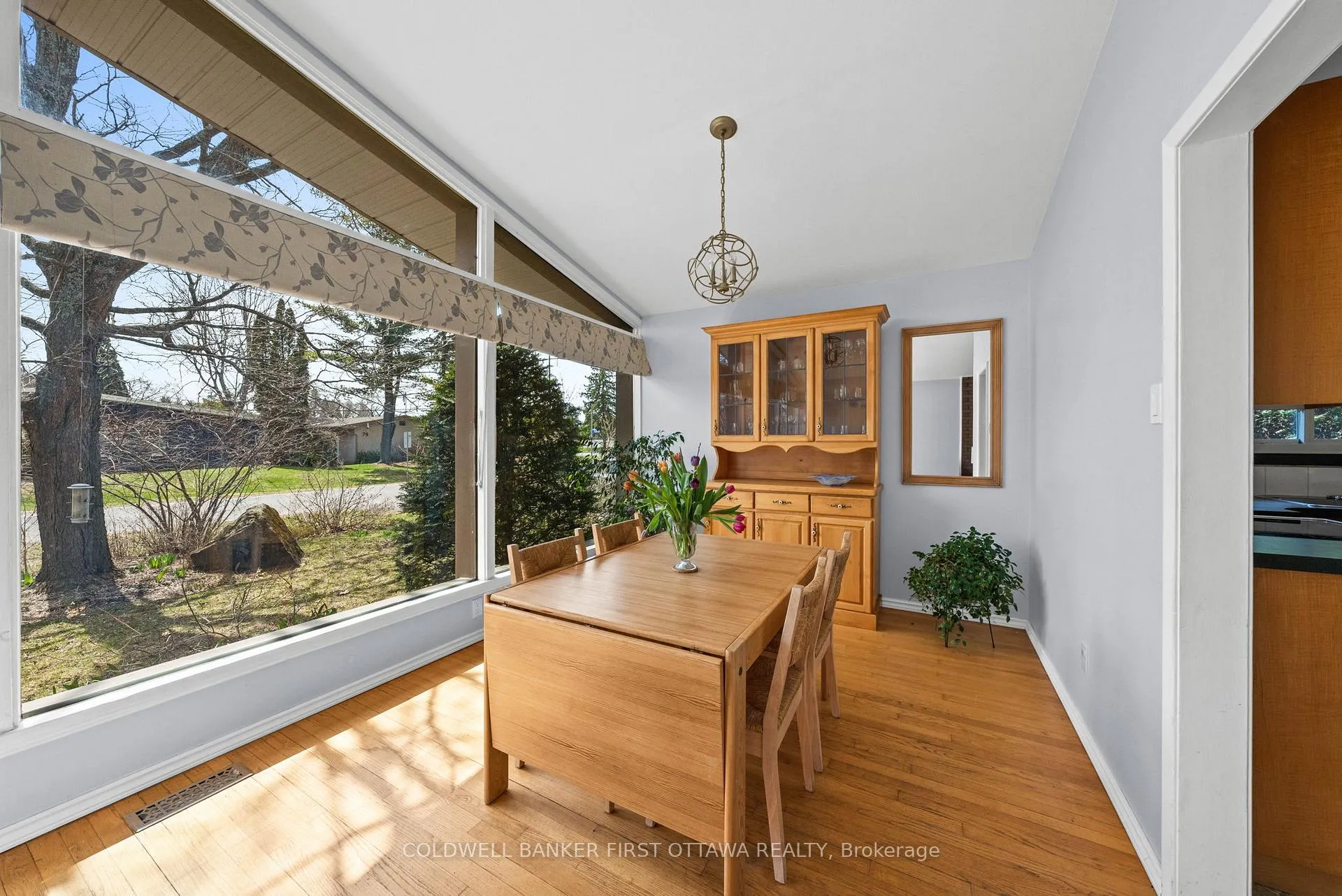Photo 13 of 54 Evergreen Drive, Ottawa, Lynwood Village — HOMEH