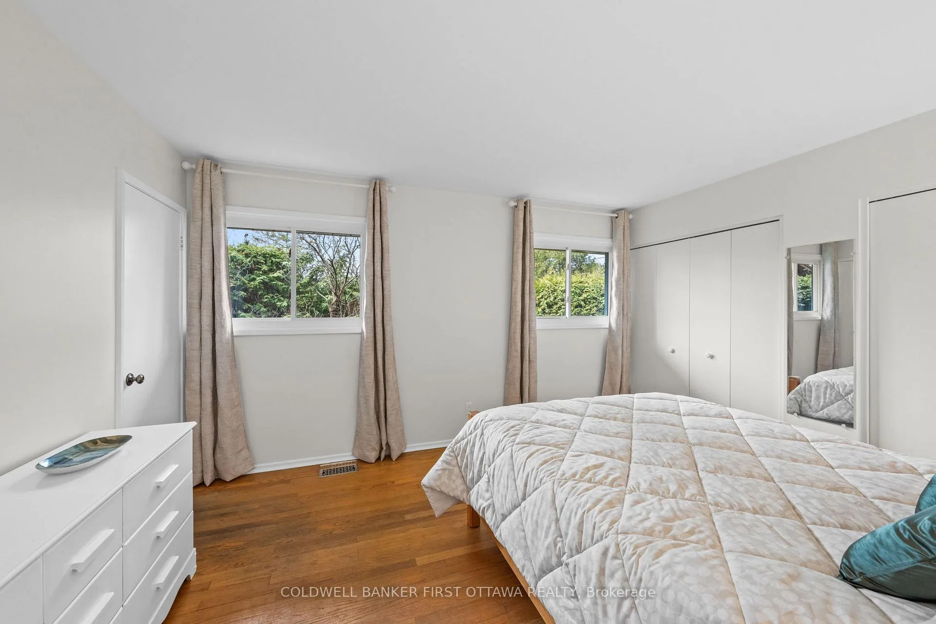 Photo 22 of 54 Evergreen Drive, Ottawa, Lynwood Village — HOMEH