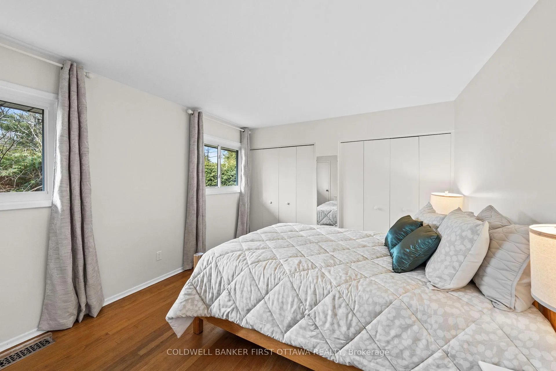 Photo 23 of 54 Evergreen Drive, Ottawa, Lynwood Village — HOMEH