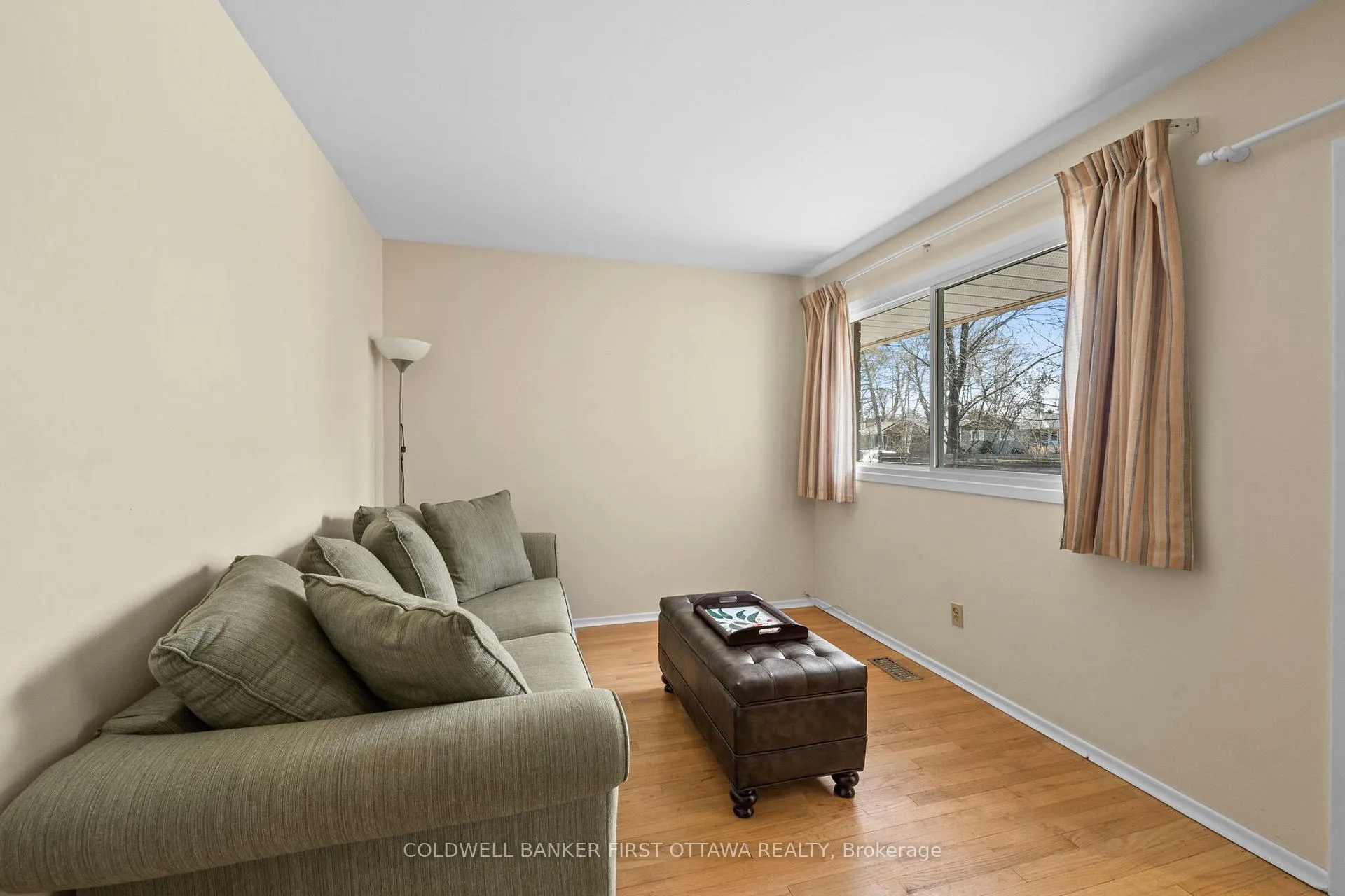 Photo 32 of 54 Evergreen Drive, Ottawa, Lynwood Village — HOMEH