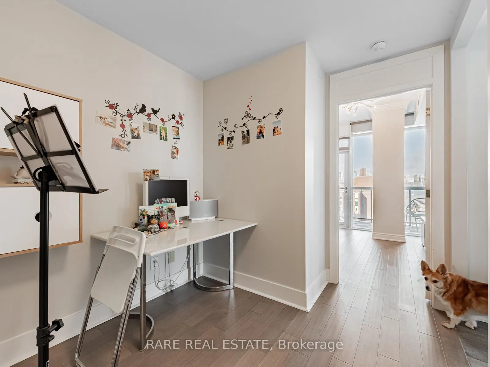 Photo 6 of Unit 803, 32 Davenport Road, Toronto, Yonge-St. Clair — HOMEH