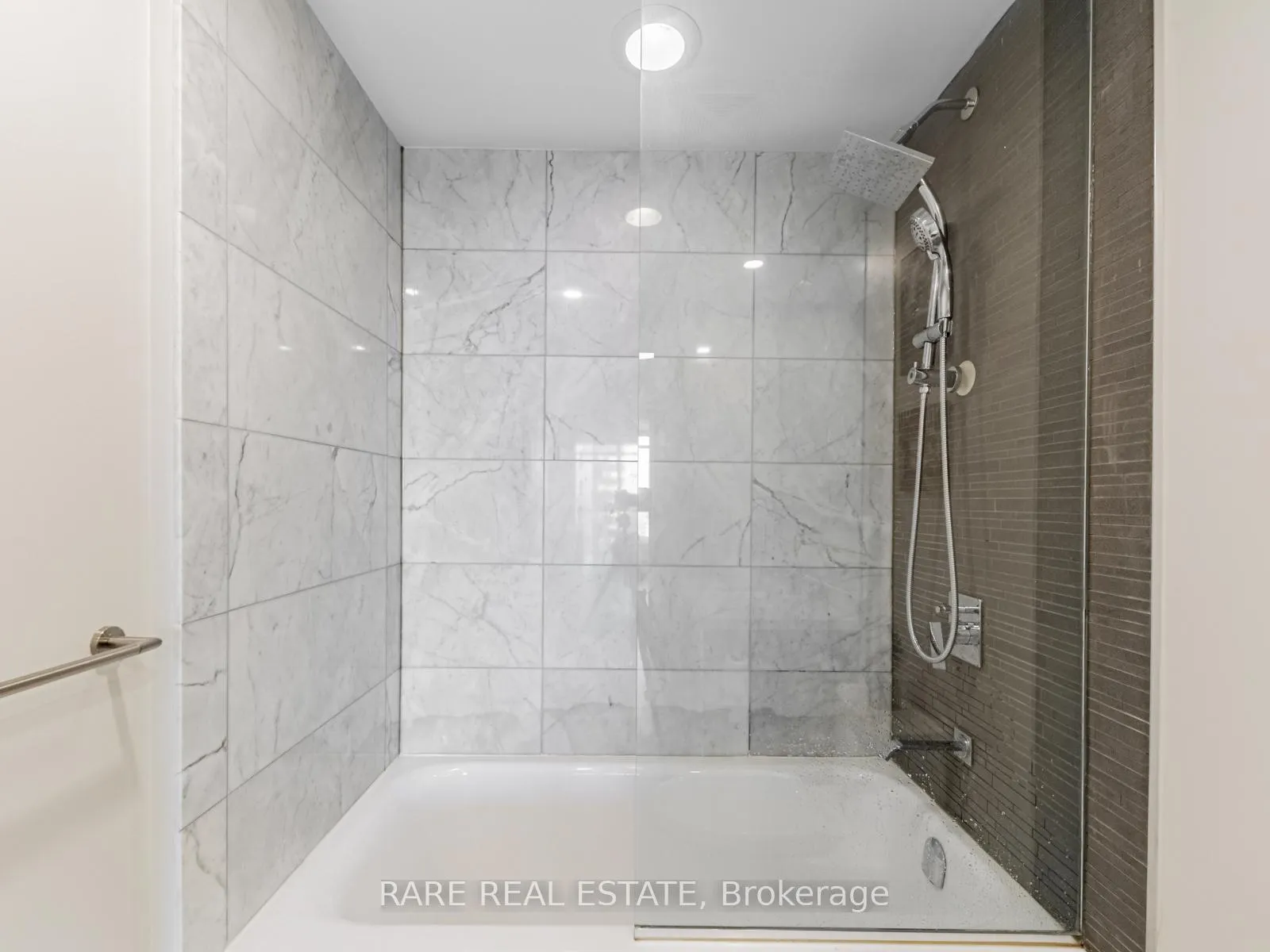Photo 17 of Unit 803, 32 Davenport Road, Toronto, Yonge-St. Clair — HOMEH