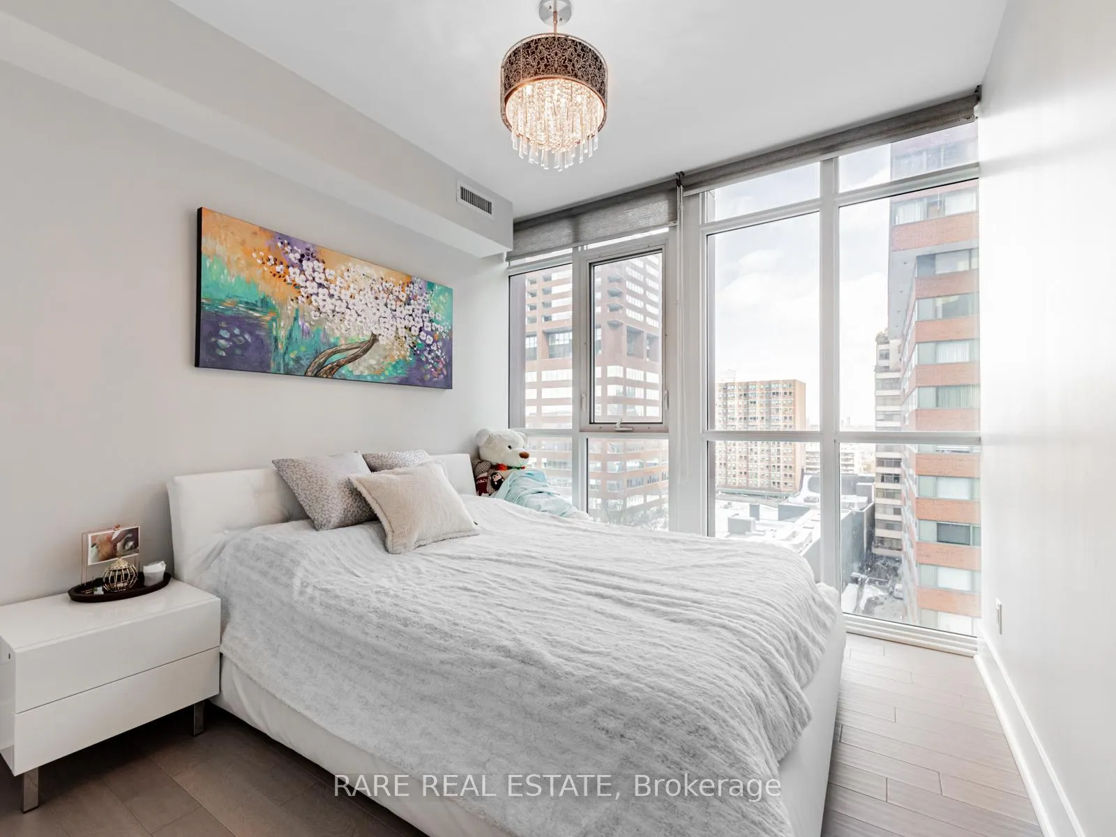 Photo 19 of Unit 803, 32 Davenport Road, Toronto, Yonge-St. Clair — HOMEH
