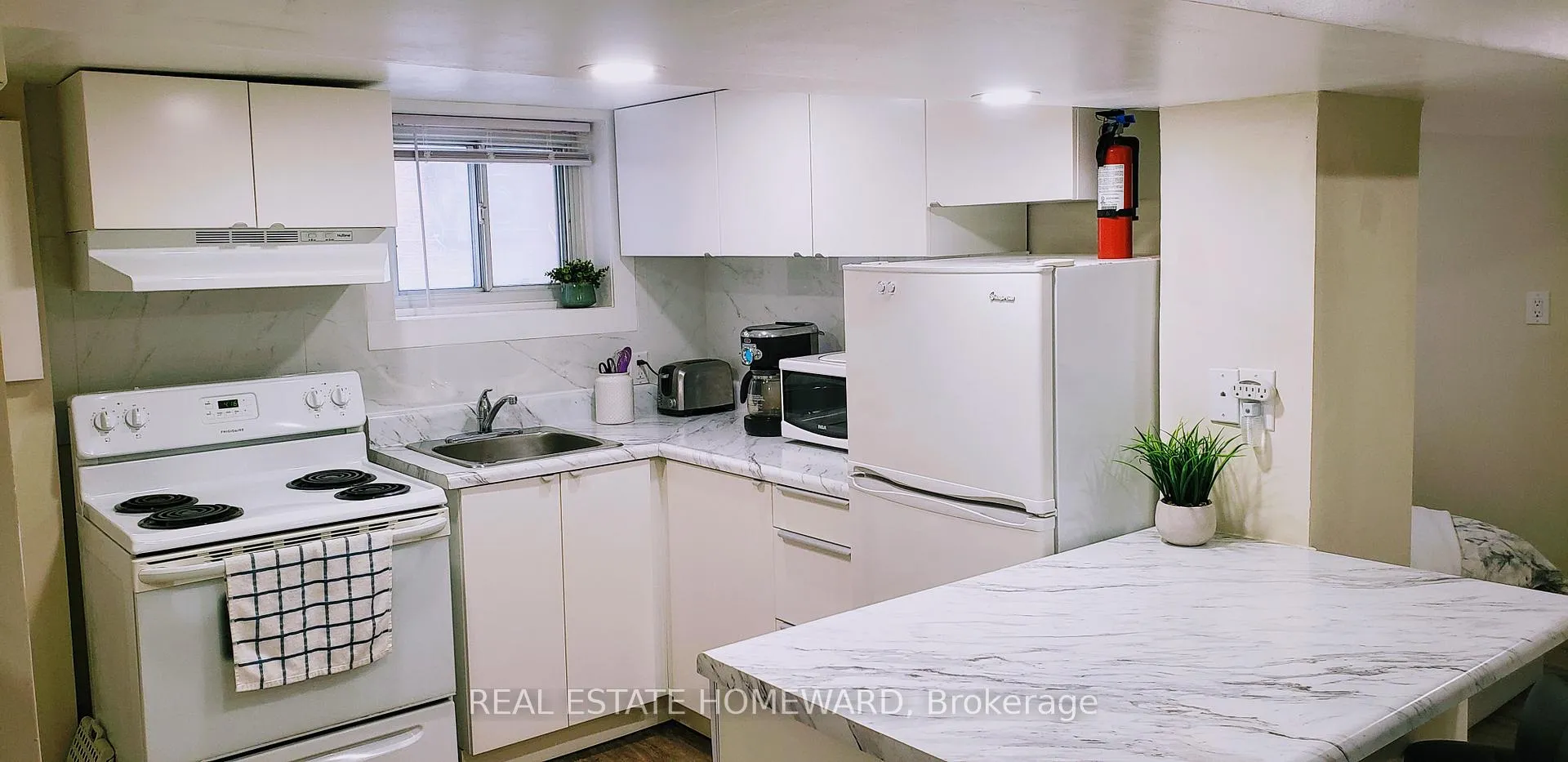 Photo 3 of Unit B, 50 Mould Avenue, Toronto, Rockcliffe-Smythe — HOMEH