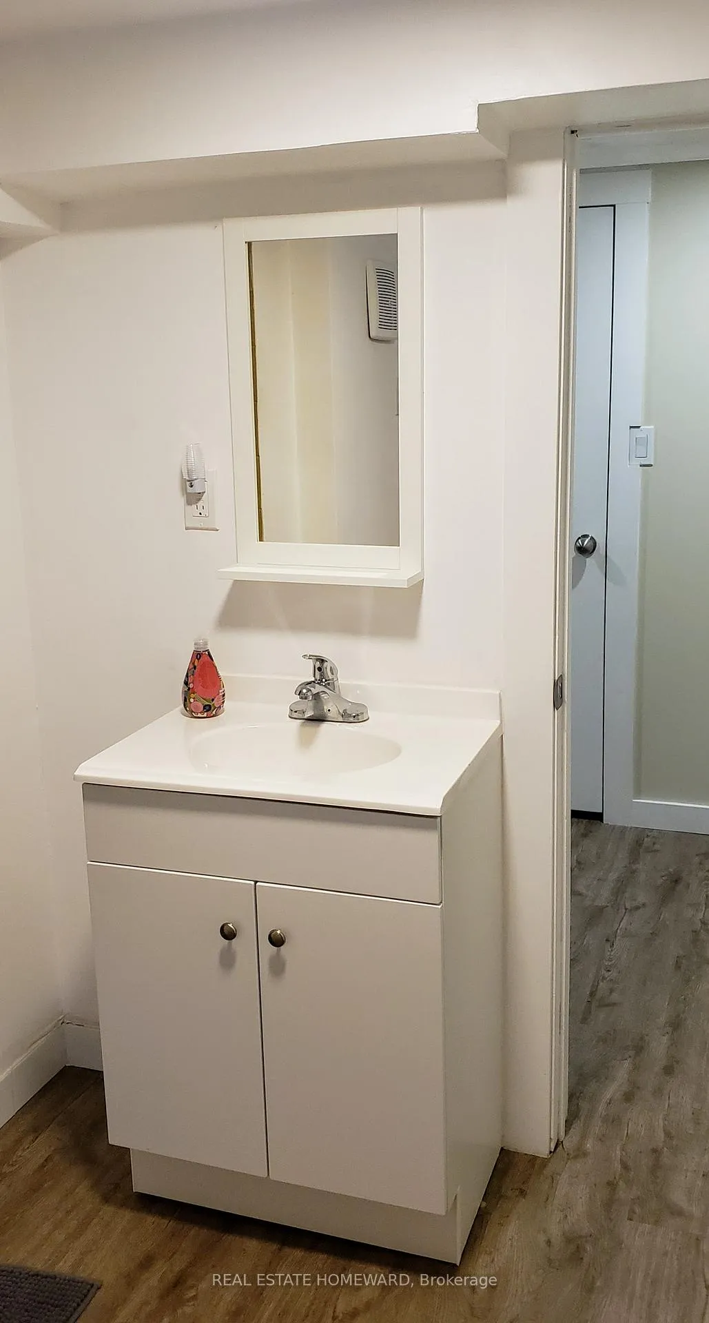 Photo 4 of Unit B, 50 Mould Avenue, Toronto, Rockcliffe-Smythe — HOMEH