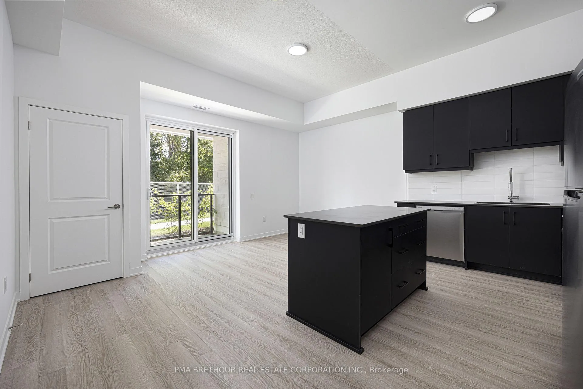 Photo 2 of Unit 104, 385 Arctic Red Drive, Oshawa, Windfields — HOMEH