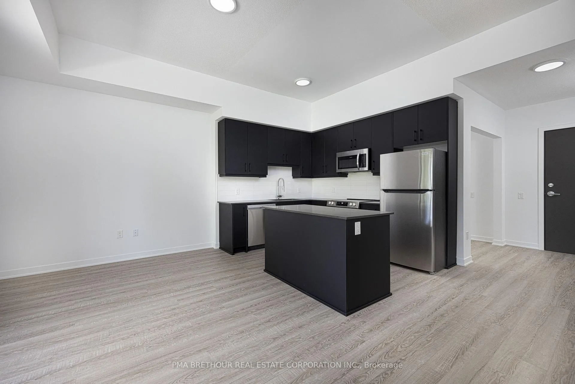 Photo 3 of Unit 104, 385 Arctic Red Drive, Oshawa, Windfields — HOMEH
