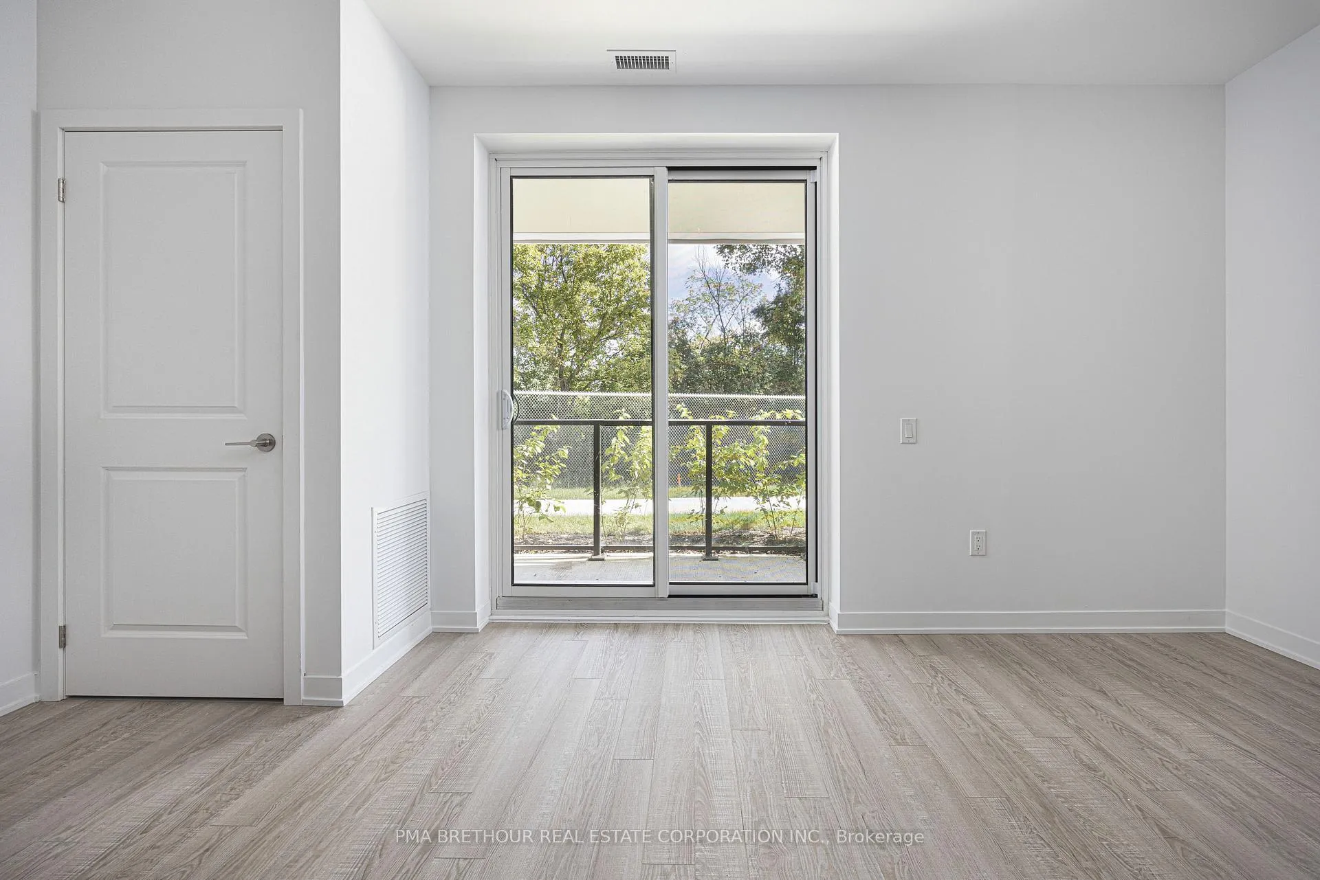 Photo 8 of Unit 104, 385 Arctic Red Drive, Oshawa, Windfields — HOMEH