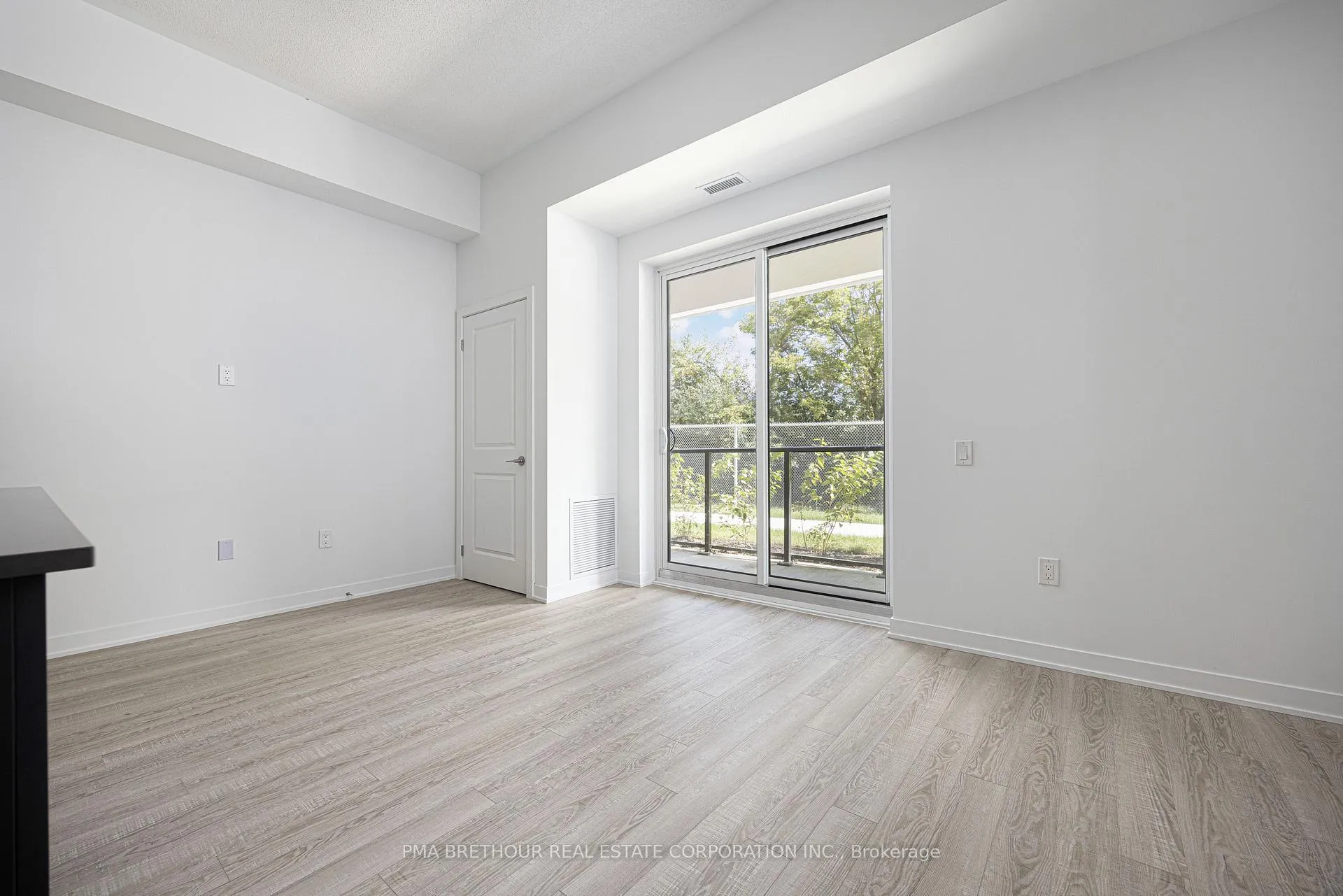 Photo 9 of Unit 104, 385 Arctic Red Drive, Oshawa, Windfields — HOMEH