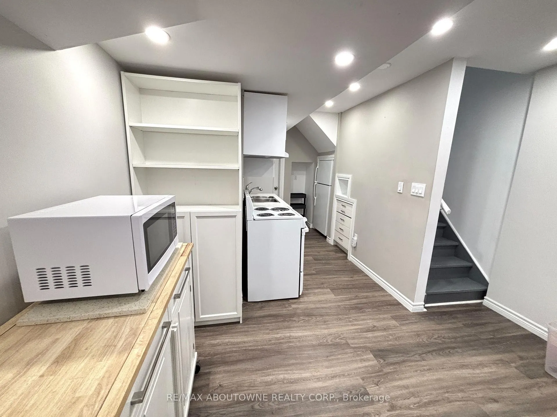 Photo 14 of Unit Bsmt, 4640 Doug Wright Drive, Burlington, Alton — HOMEH