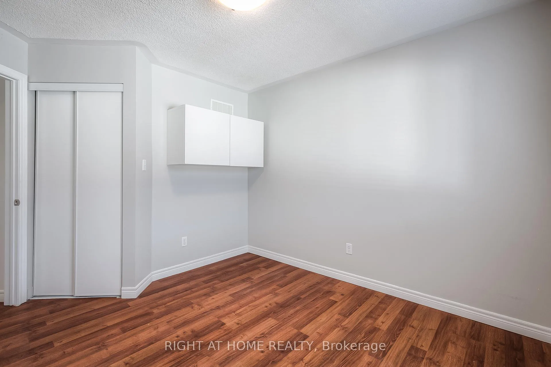 Photo 7 of 3086 Highbourne Crescent, Oakville, Bronte Creek — HOMEH