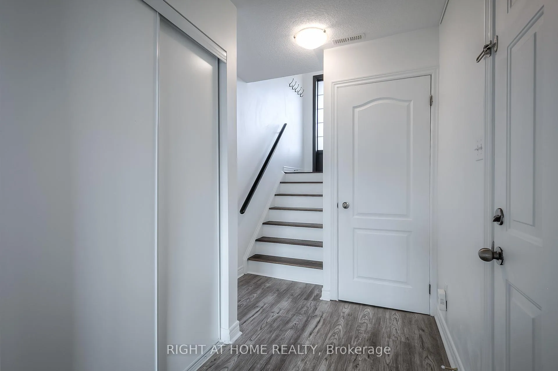 Photo 13 of 3086 Highbourne Crescent, Oakville, Bronte Creek — HOMEH
