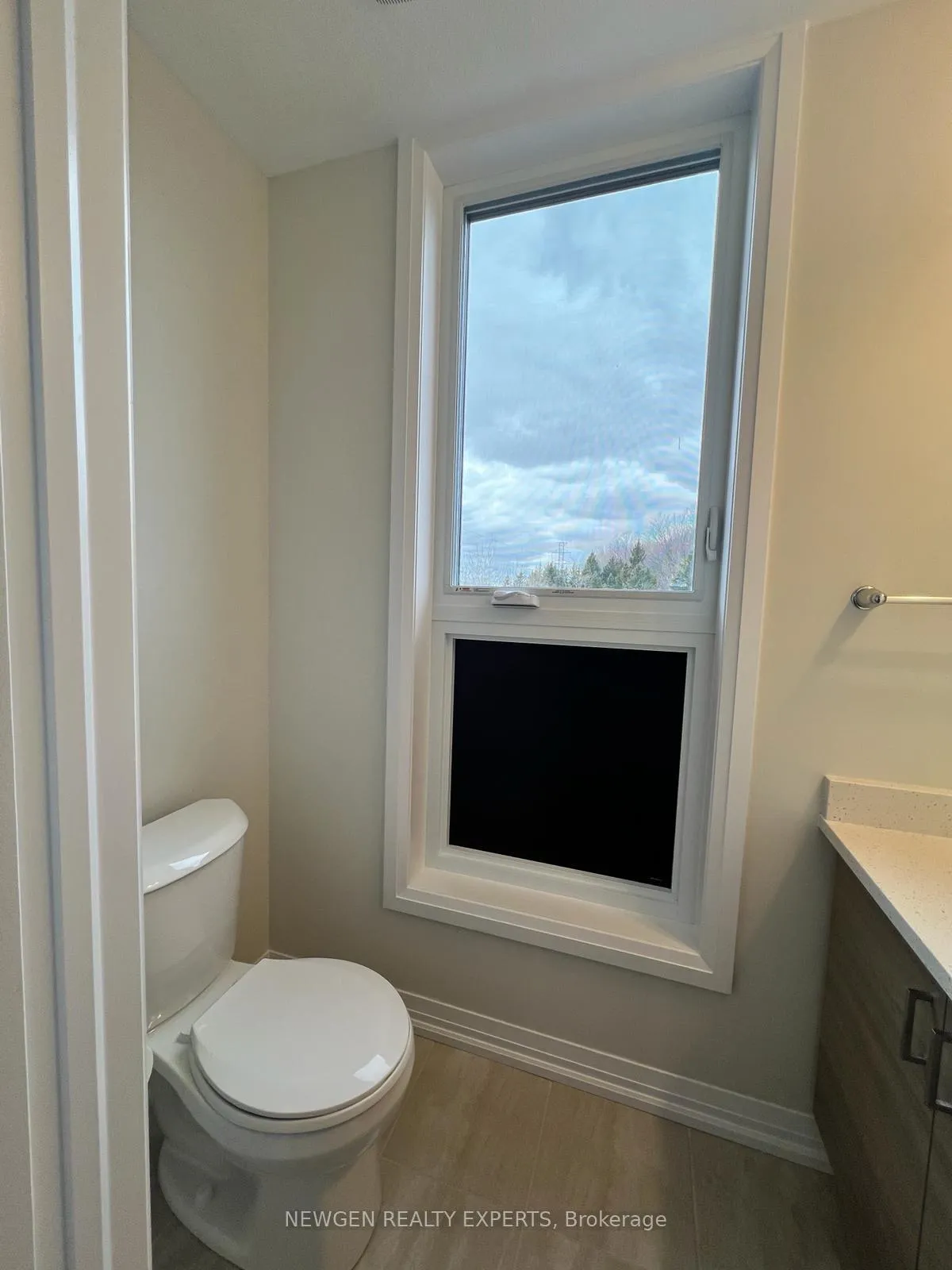 Photo 8 of Unit E018, 261 Woodbine Ave, Kitchener, Huron Park — HOMEH
