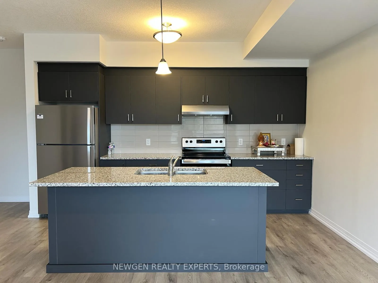 Photo 11 of Unit E018, 261 Woodbine Ave, Kitchener, Huron Park — HOMEH