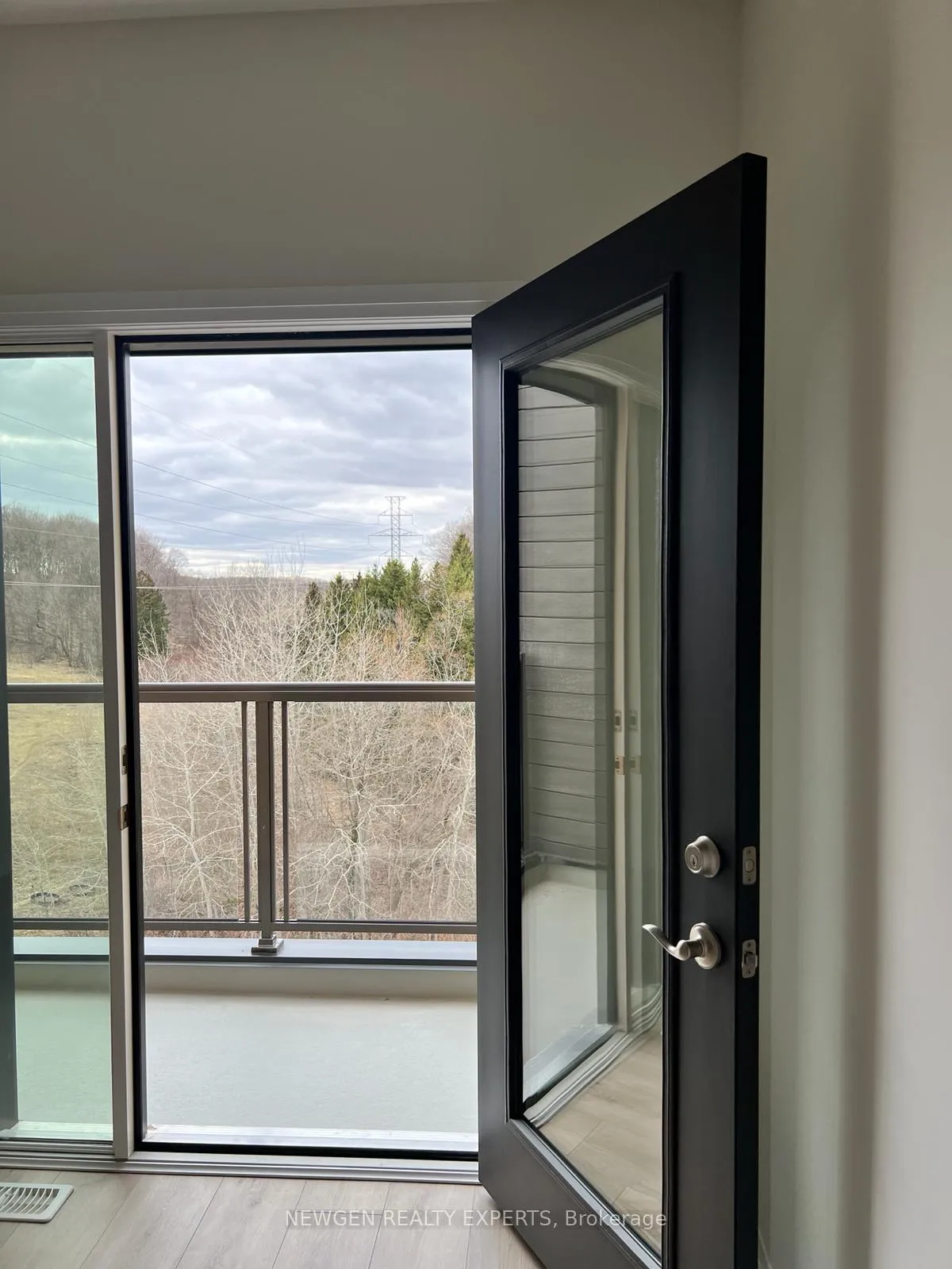 Photo 12 of Unit E018, 261 Woodbine Ave, Kitchener, Huron Park — HOMEH