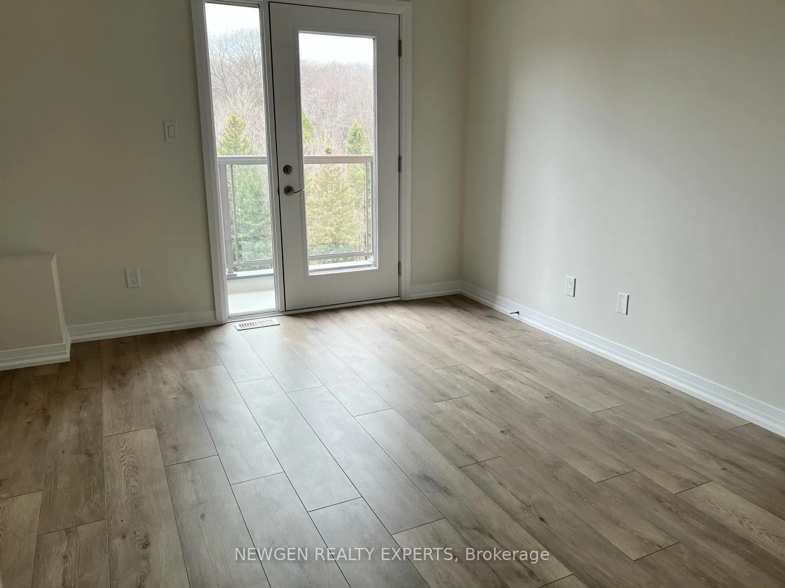 Photo 14 of Unit E018, 261 Woodbine Ave, Kitchener, Huron Park — HOMEH