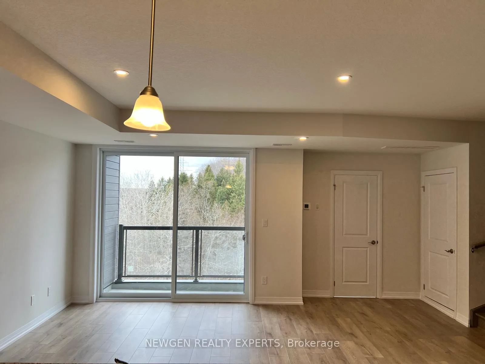 Photo 15 of Unit E018, 261 Woodbine Ave, Kitchener, Huron Park — HOMEH