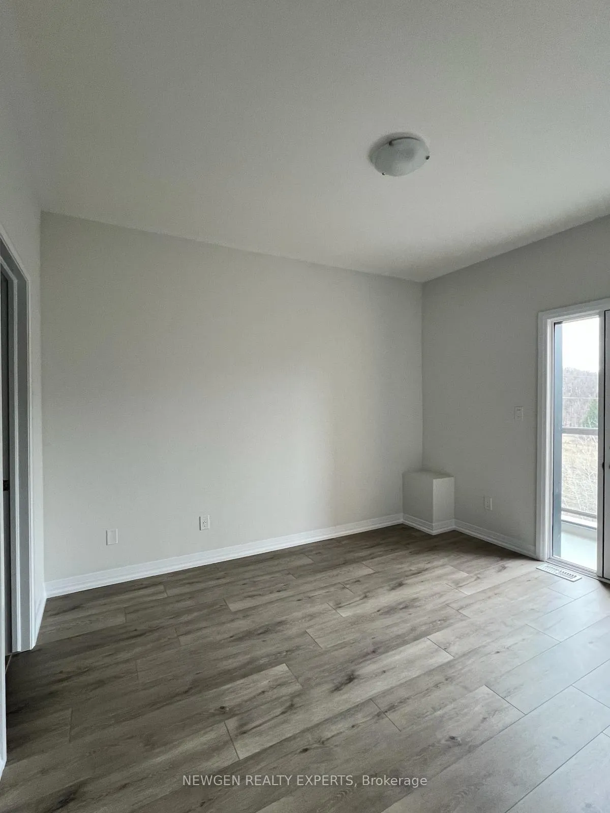 Photo 16 of Unit E018, 261 Woodbine Ave, Kitchener, Huron Park — HOMEH
