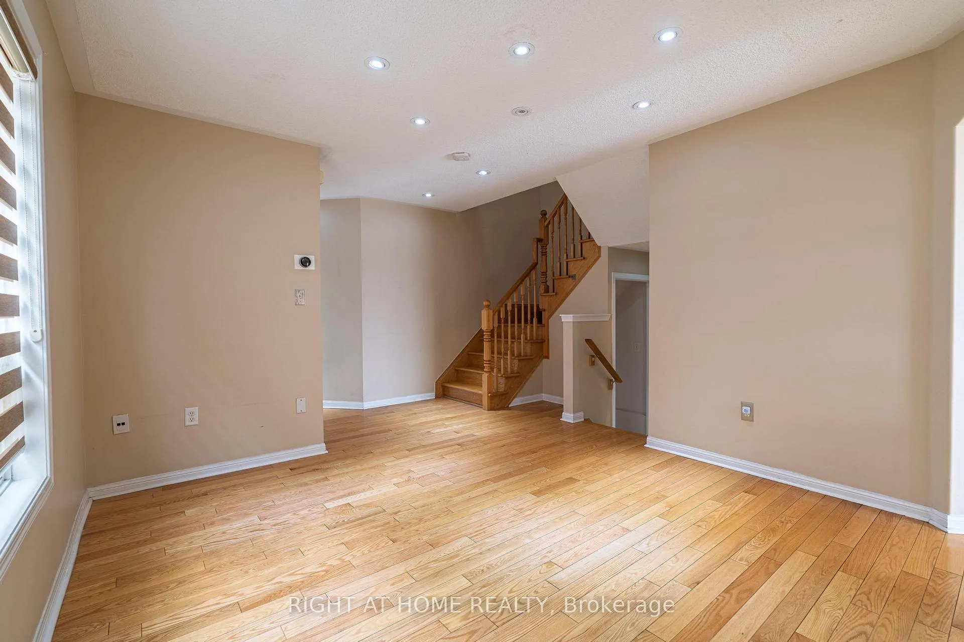 Photo 4 of 71 Herdwick Street, Brampton, Gore Industrial North — HOMEH