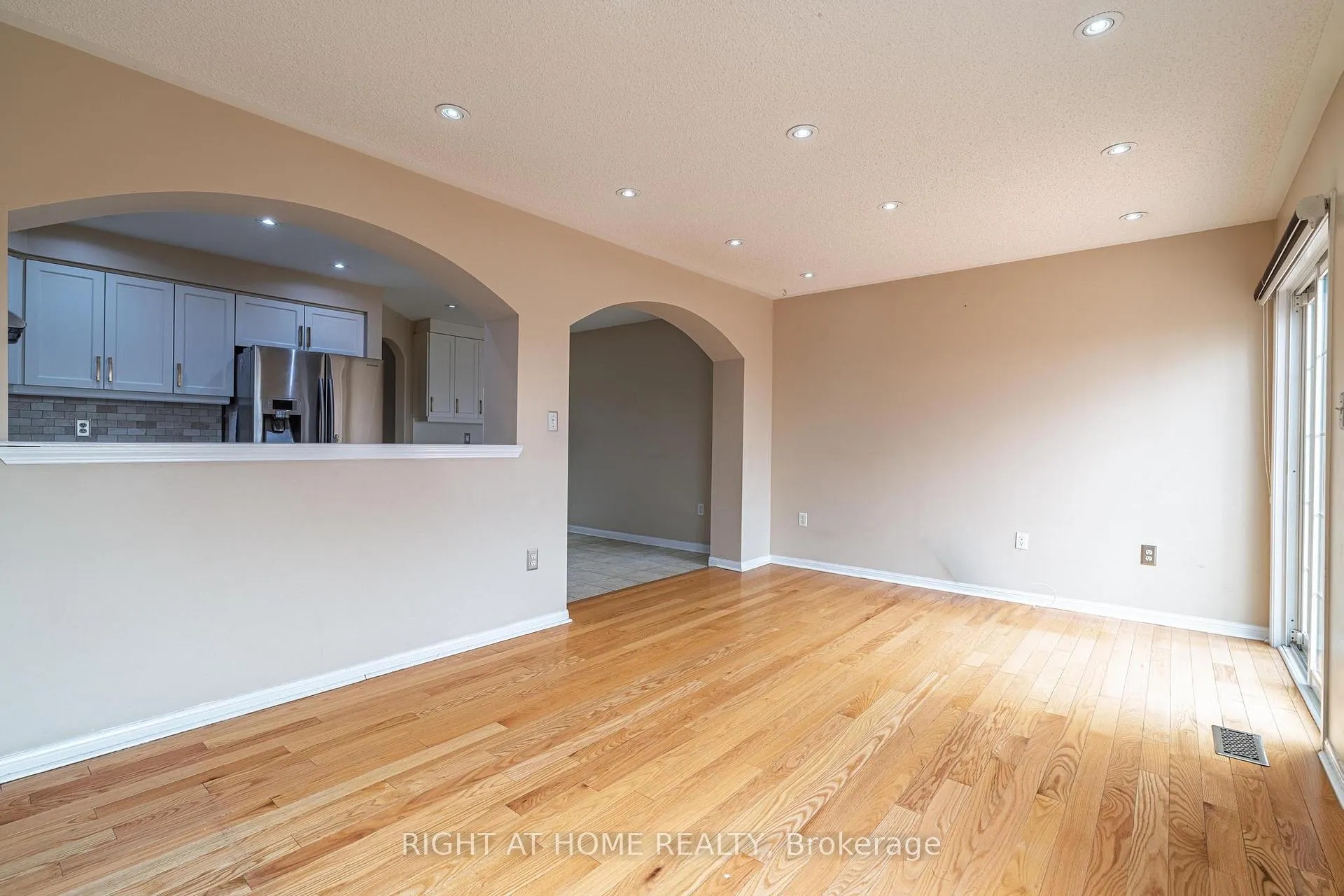 Photo 7 of 71 Herdwick Street, Brampton, Gore Industrial North — HOMEH