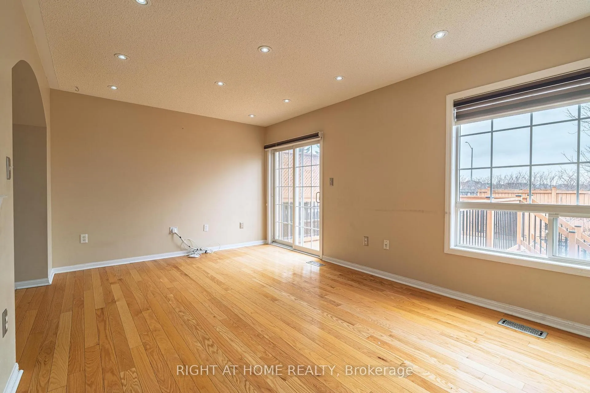 Photo 8 of 71 Herdwick Street, Brampton, Gore Industrial North — HOMEH
