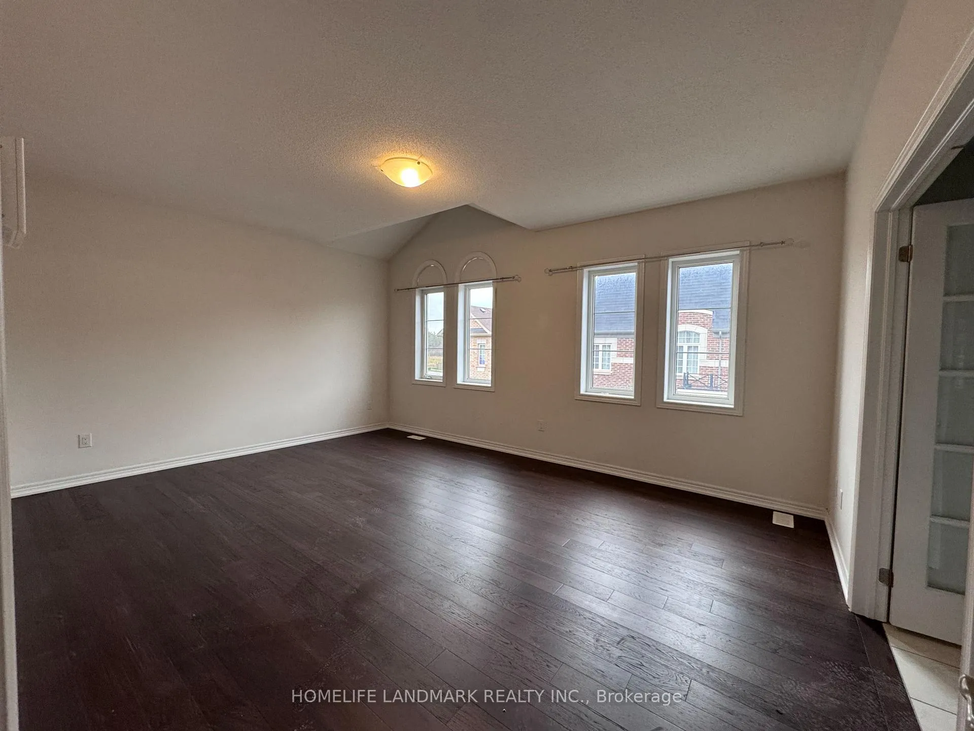 Photo 10 of 3270 Mintwood Circle, Oakville, Glenorchy — HOMEH