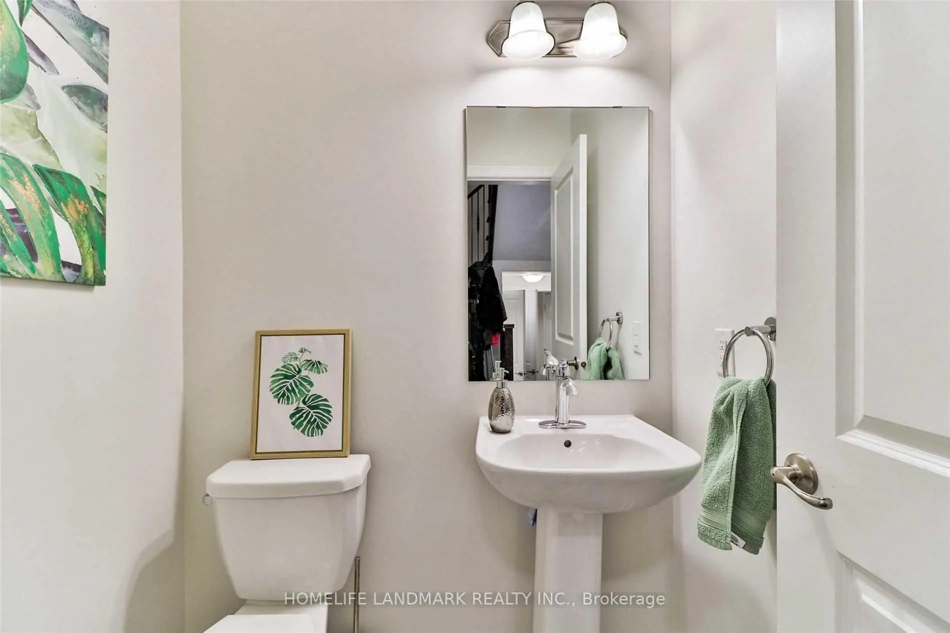 Photo 12 of 3270 Mintwood Circle, Oakville, Glenorchy — HOMEH