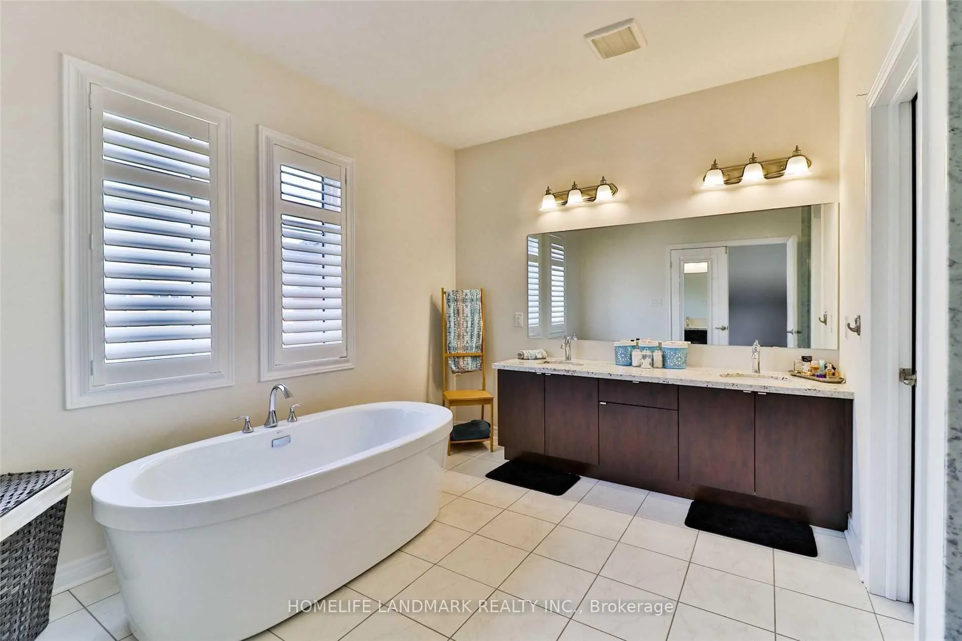Photo 13 of 3270 Mintwood Circle, Oakville, Glenorchy — HOMEH