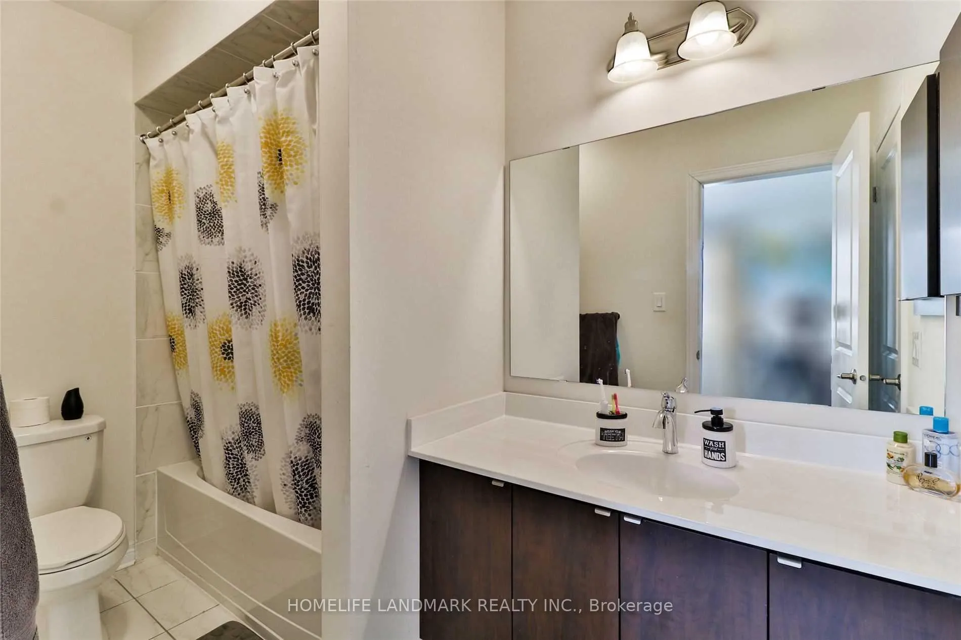 Photo 15 of 3270 Mintwood Circle, Oakville, Glenorchy — HOMEH