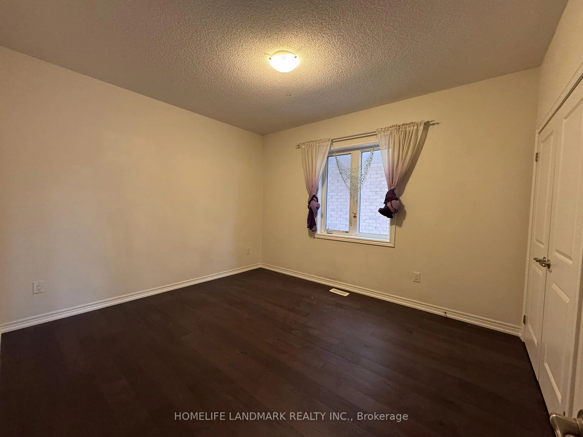 Photo 16 of 3270 Mintwood Circle, Oakville, Glenorchy — HOMEH