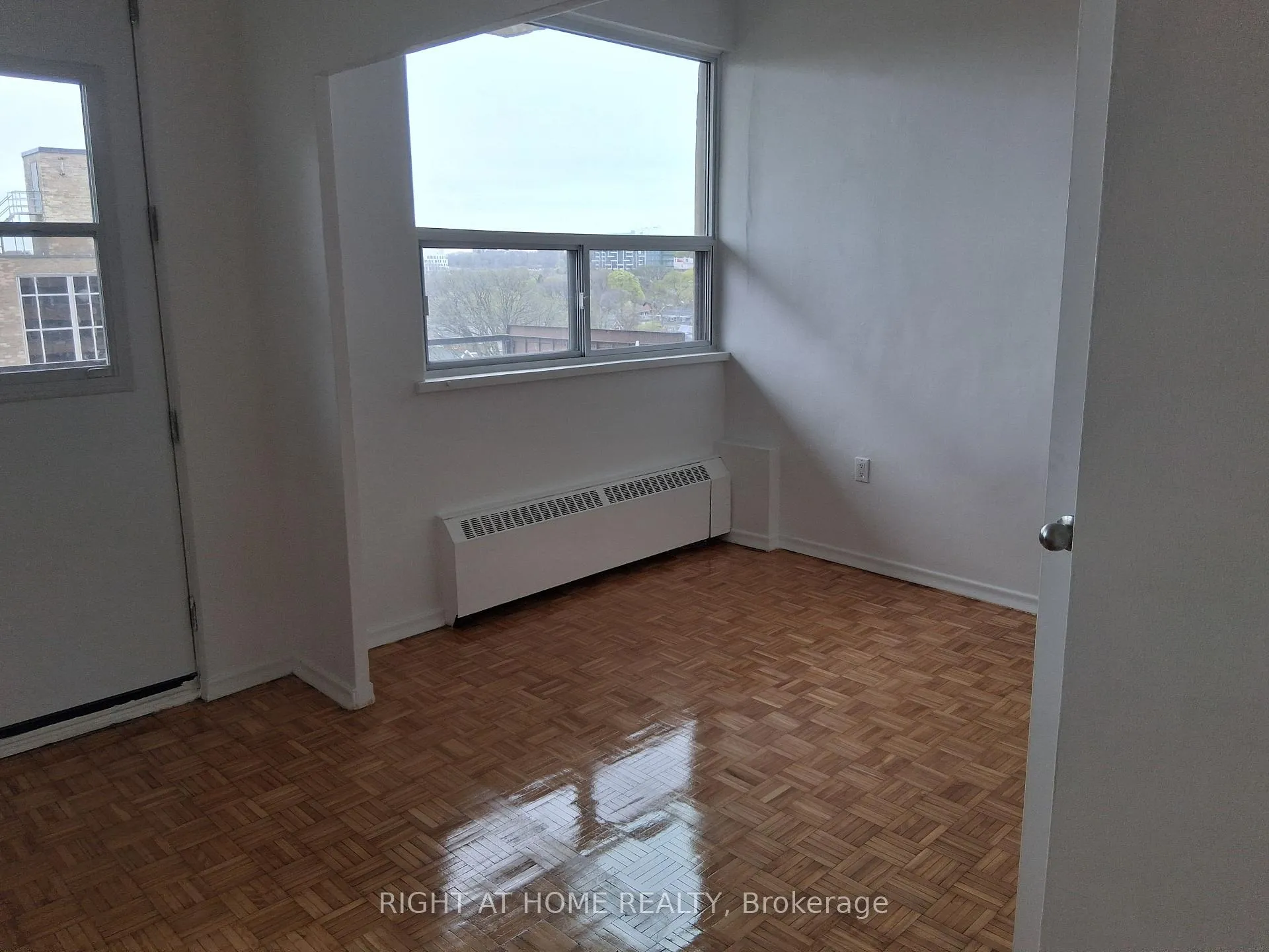 Photo 7 of Unit 1007, 191 St George Street, Toronto, The Annex — HOMEH