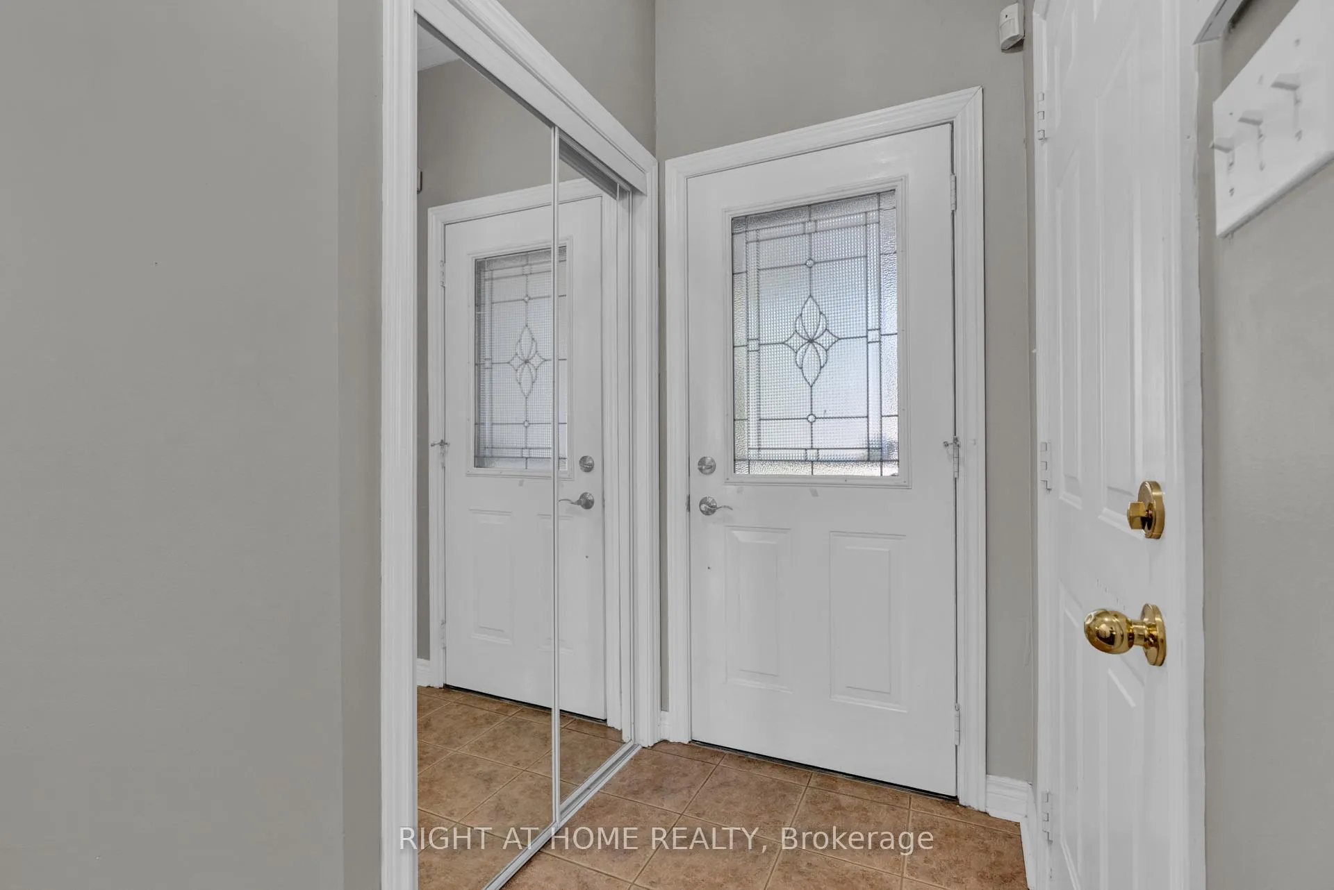 Photo 6 of 74 Northgrove Crescent, Whitby, Brooklin — HOMEH