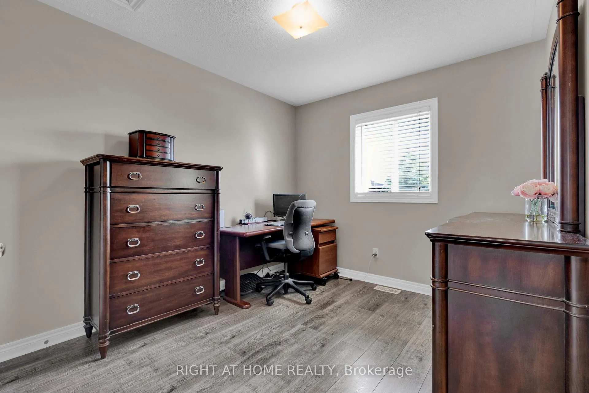 Photo 14 of 74 Northgrove Crescent, Whitby, Brooklin — HOMEH