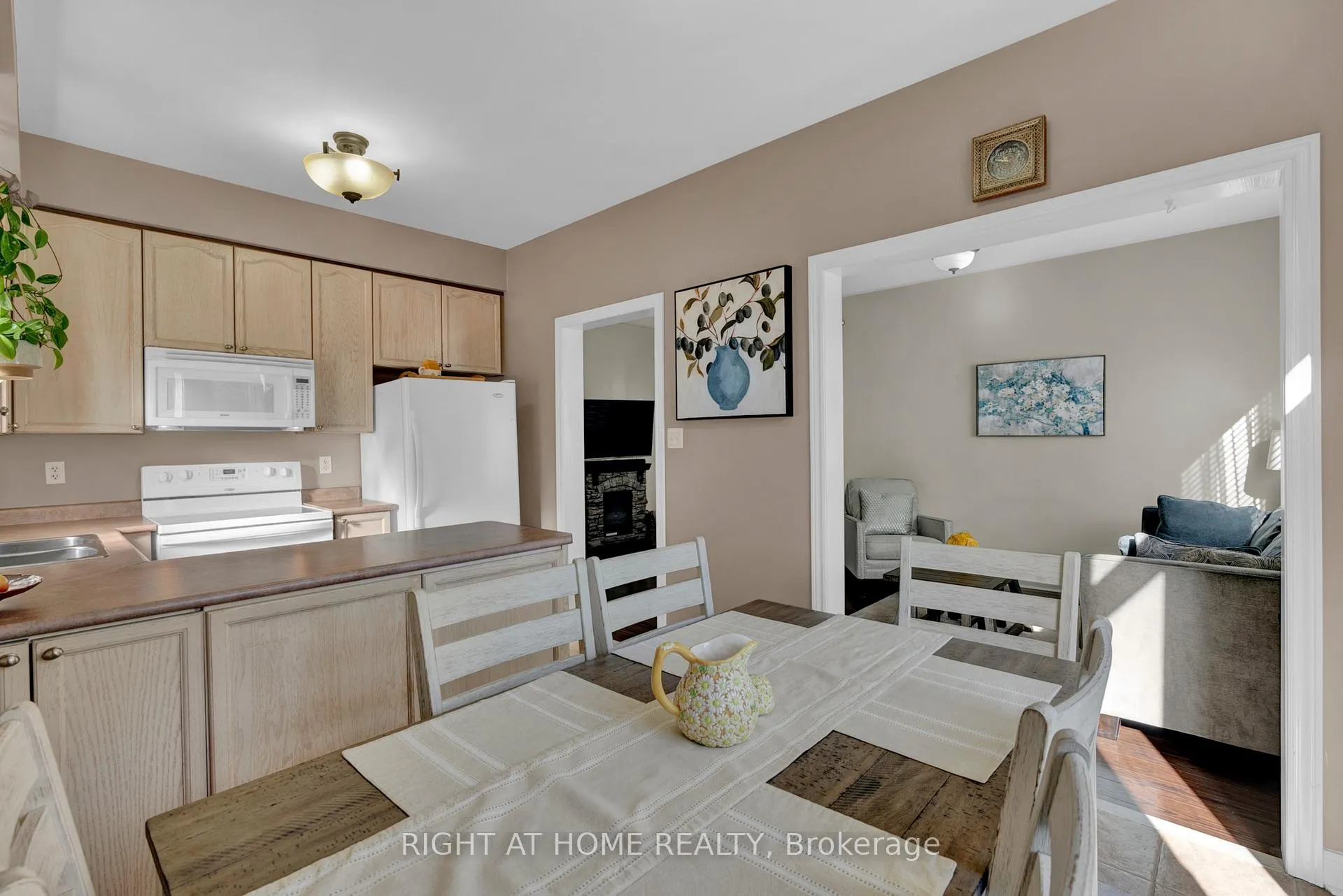 Photo 30 of 74 Northgrove Crescent, Whitby, Brooklin — HOMEH