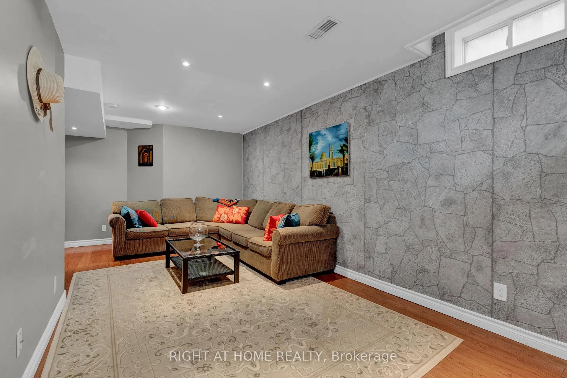 Photo 34 of 74 Northgrove Crescent, Whitby, Brooklin — HOMEH