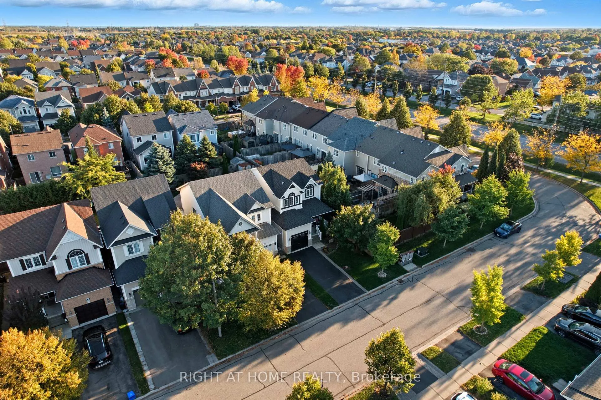 Photo 42 of 74 Northgrove Crescent, Whitby, Brooklin — HOMEH