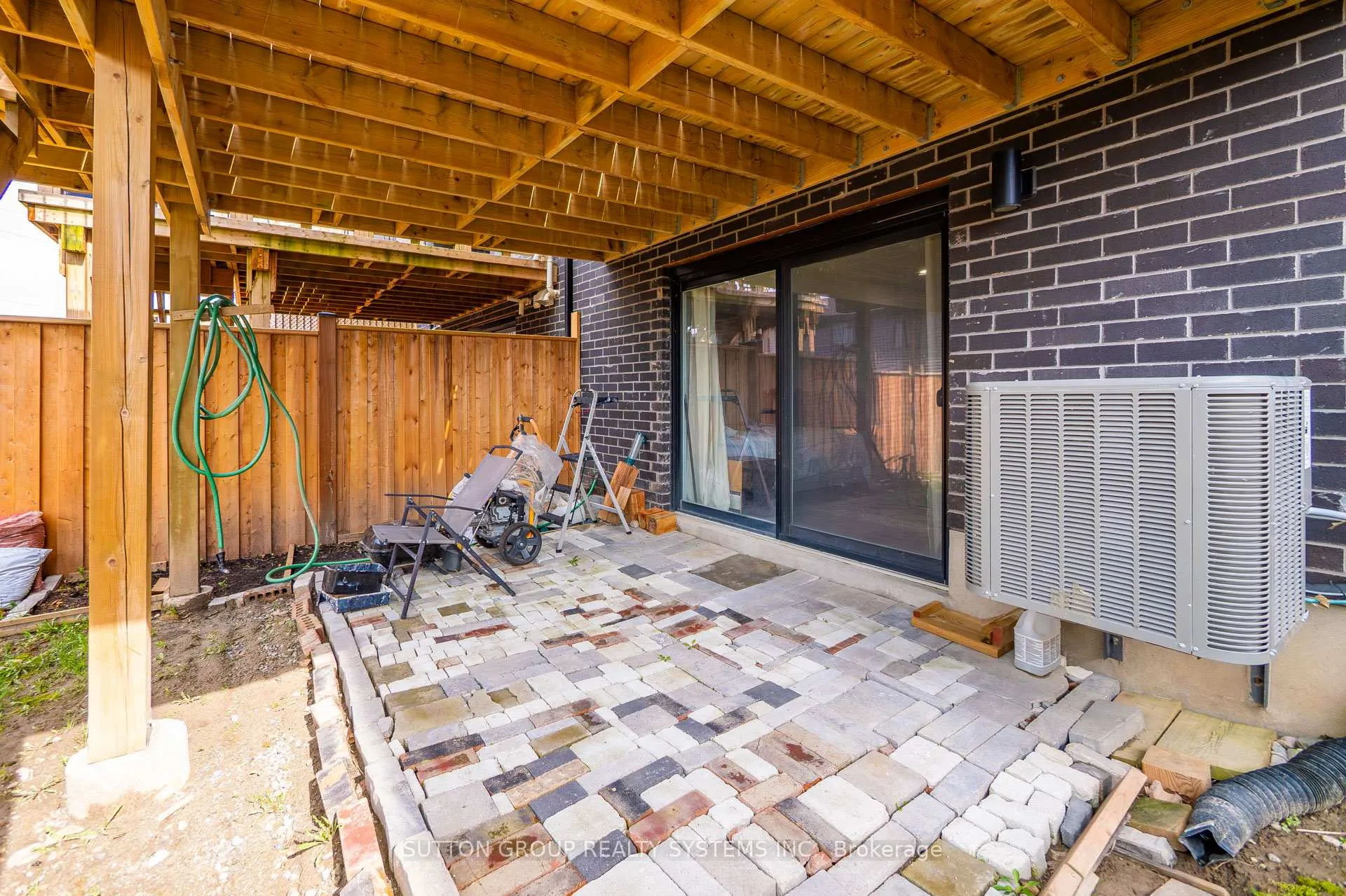 Photo 43 of 917 Robert Ferrie Drive, Kitchener, Brigadoon — HOMEH