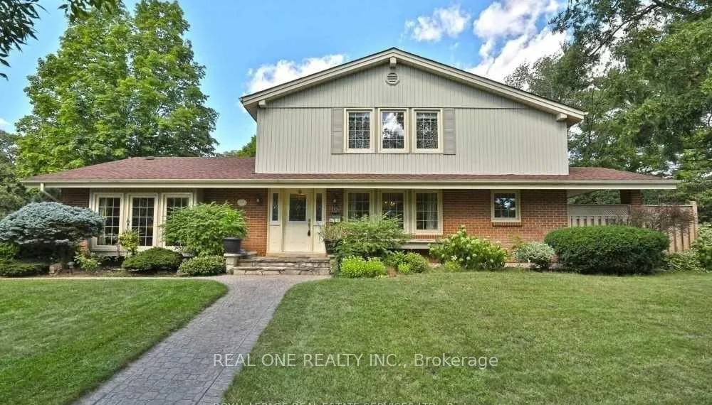Photo 1 of 236 Ash Tree Way, Oakville, Ford — HOMEH