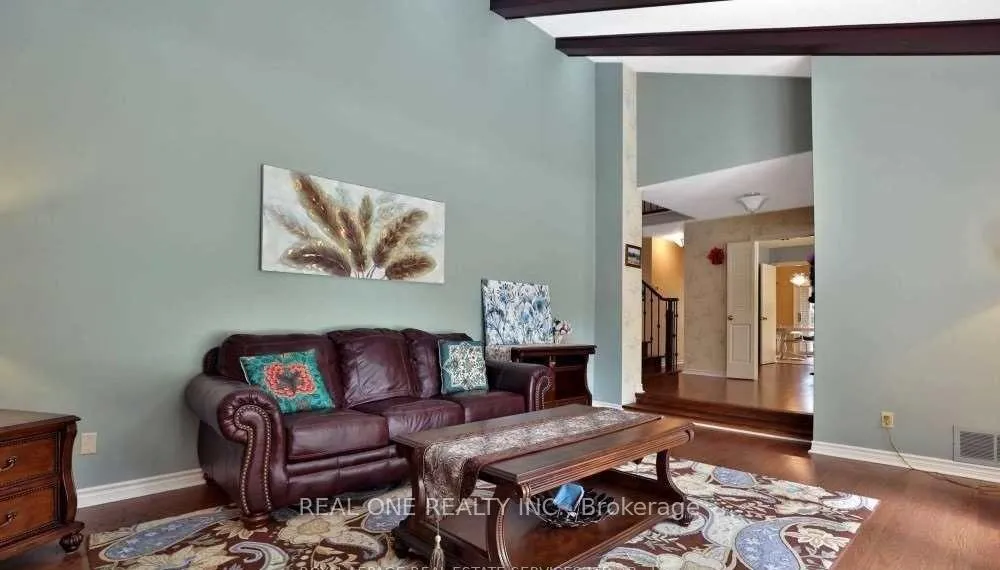 Photo 3 of 236 Ash Tree Way, Oakville, Ford — HOMEH