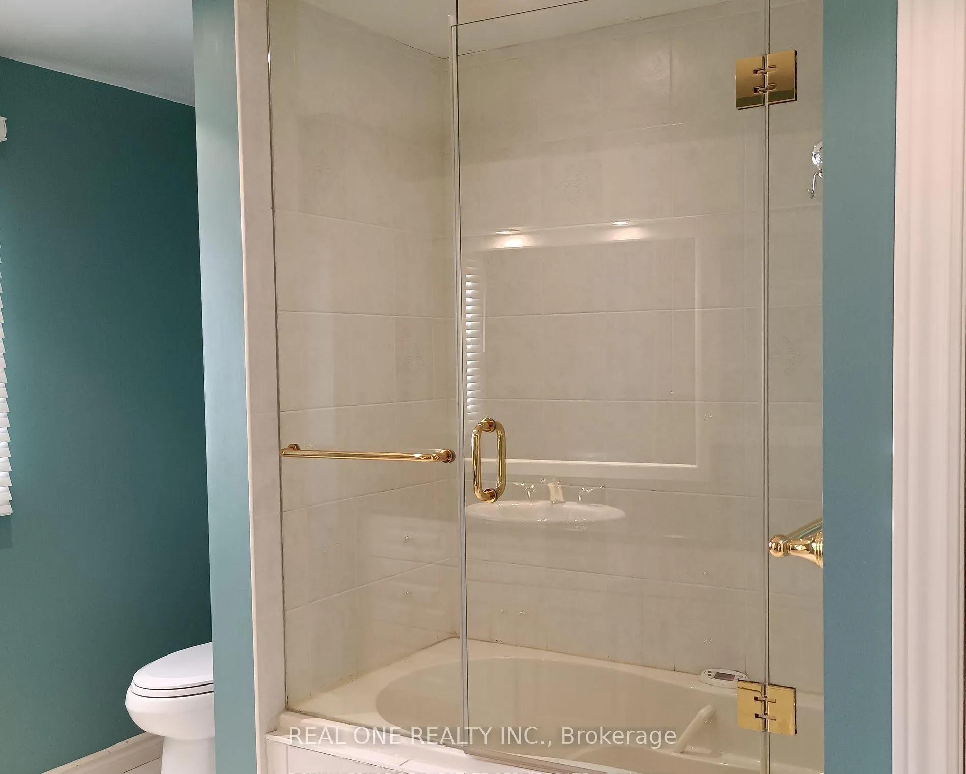 Photo 21 of 236 Ash Tree Way, Oakville, Ford — HOMEH