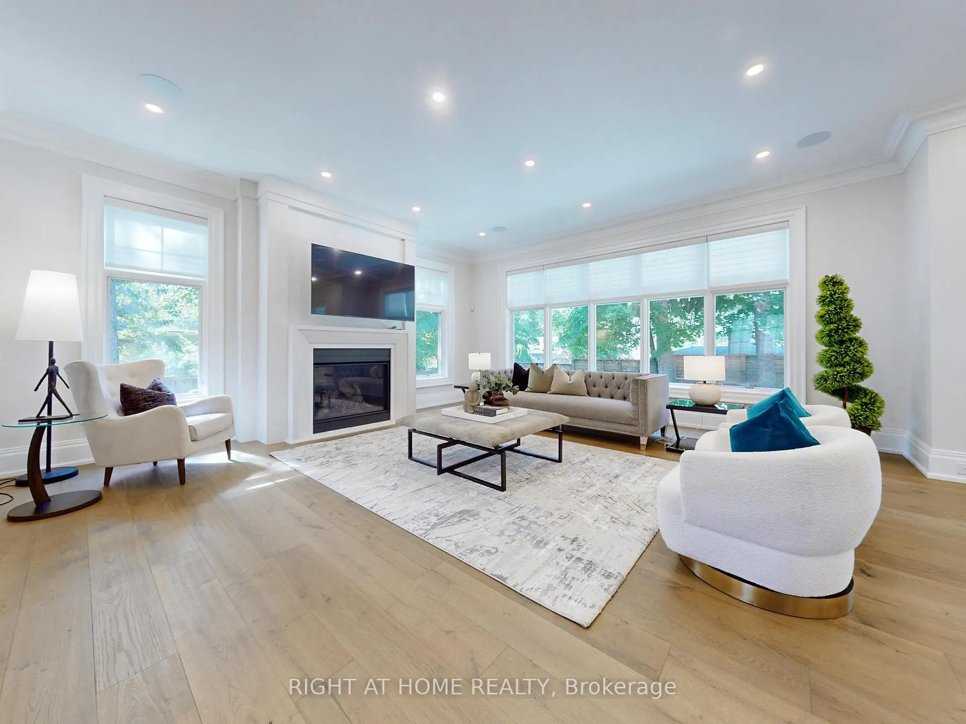 Photo 10 of 172 Burgundy Drive, Oakville, Morrison — HOMEH