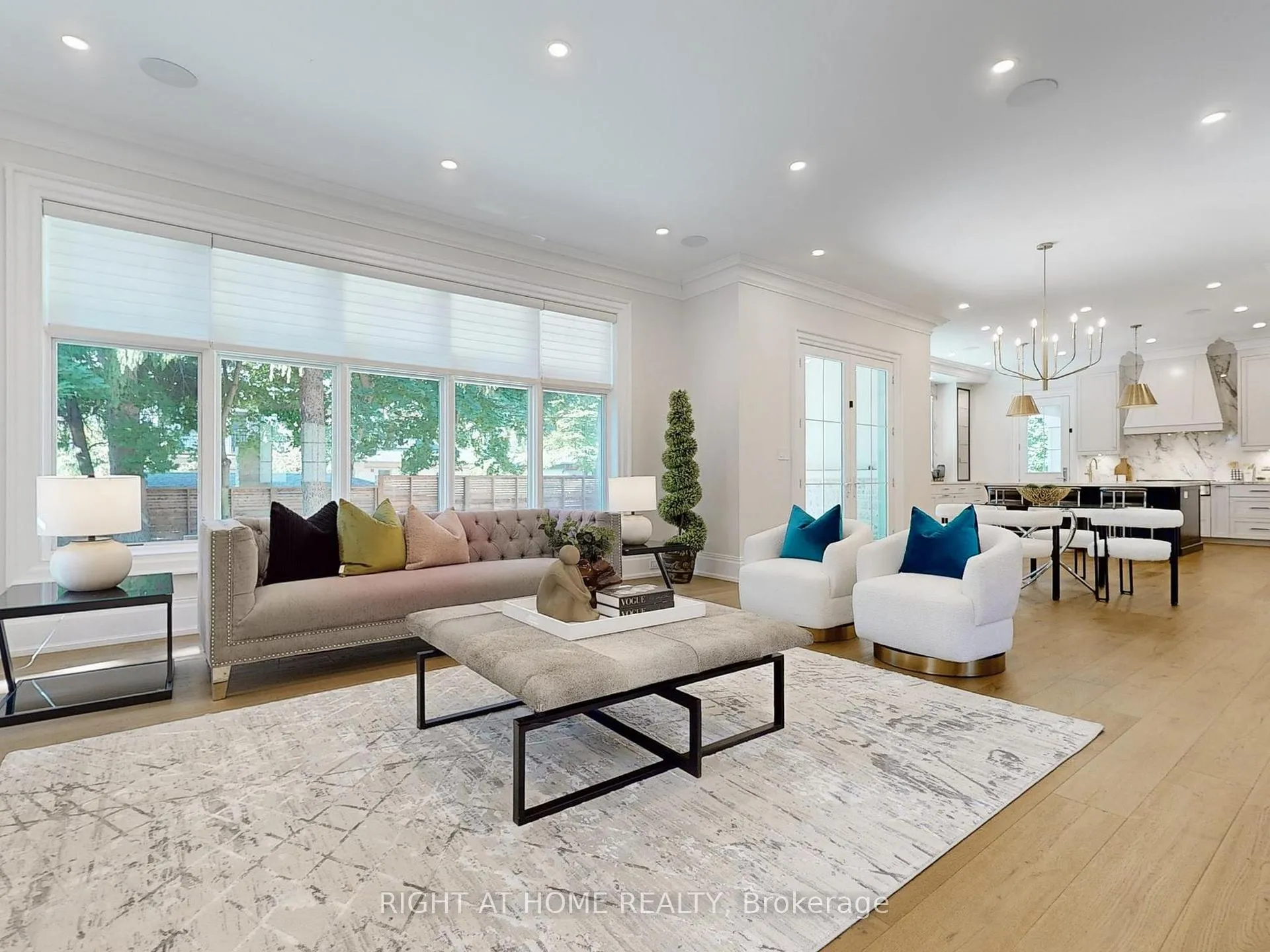 Photo 11 of 172 Burgundy Drive, Oakville, Morrison — HOMEH