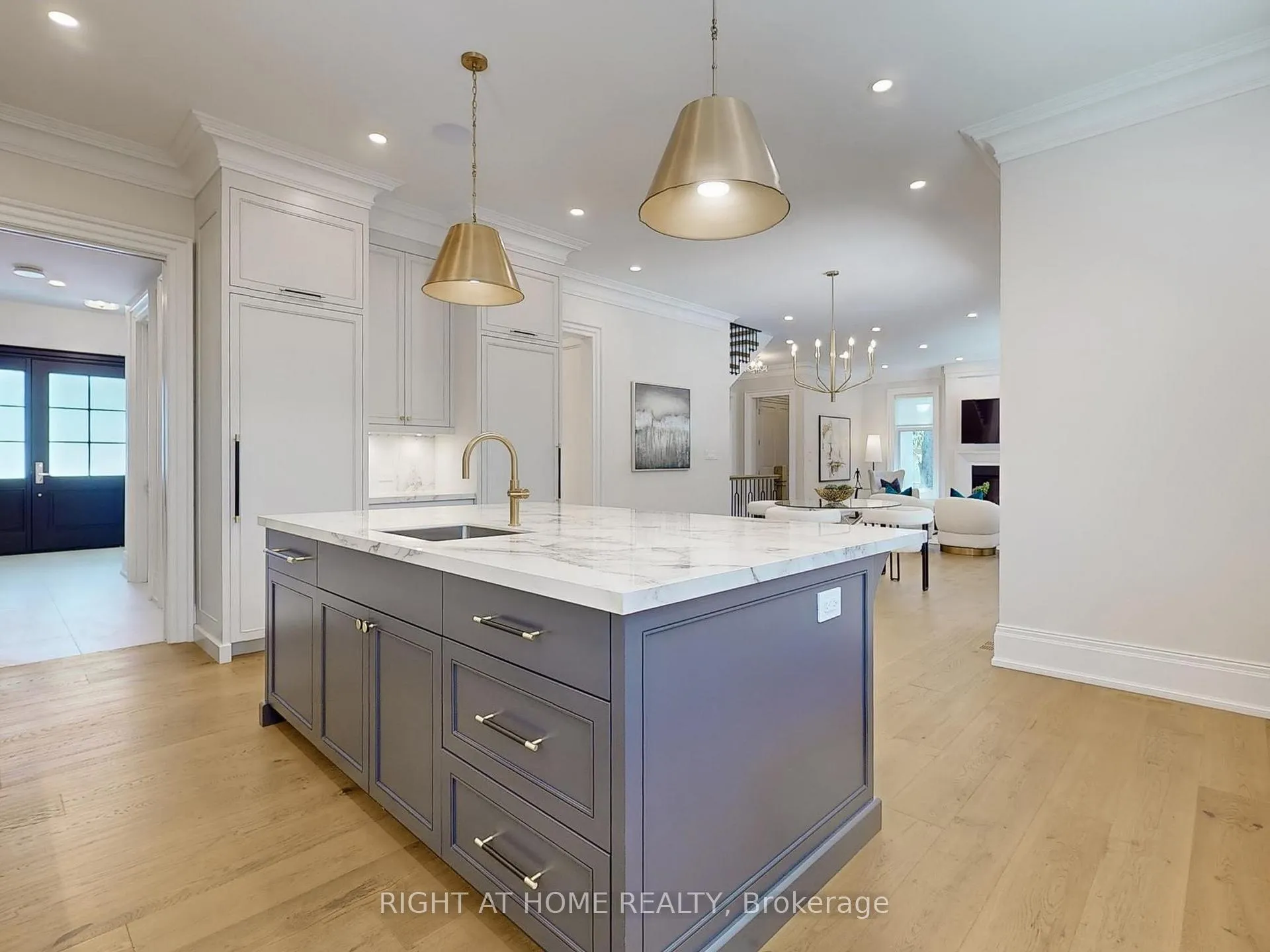 Photo 15 of 172 Burgundy Drive, Oakville, Morrison — HOMEH