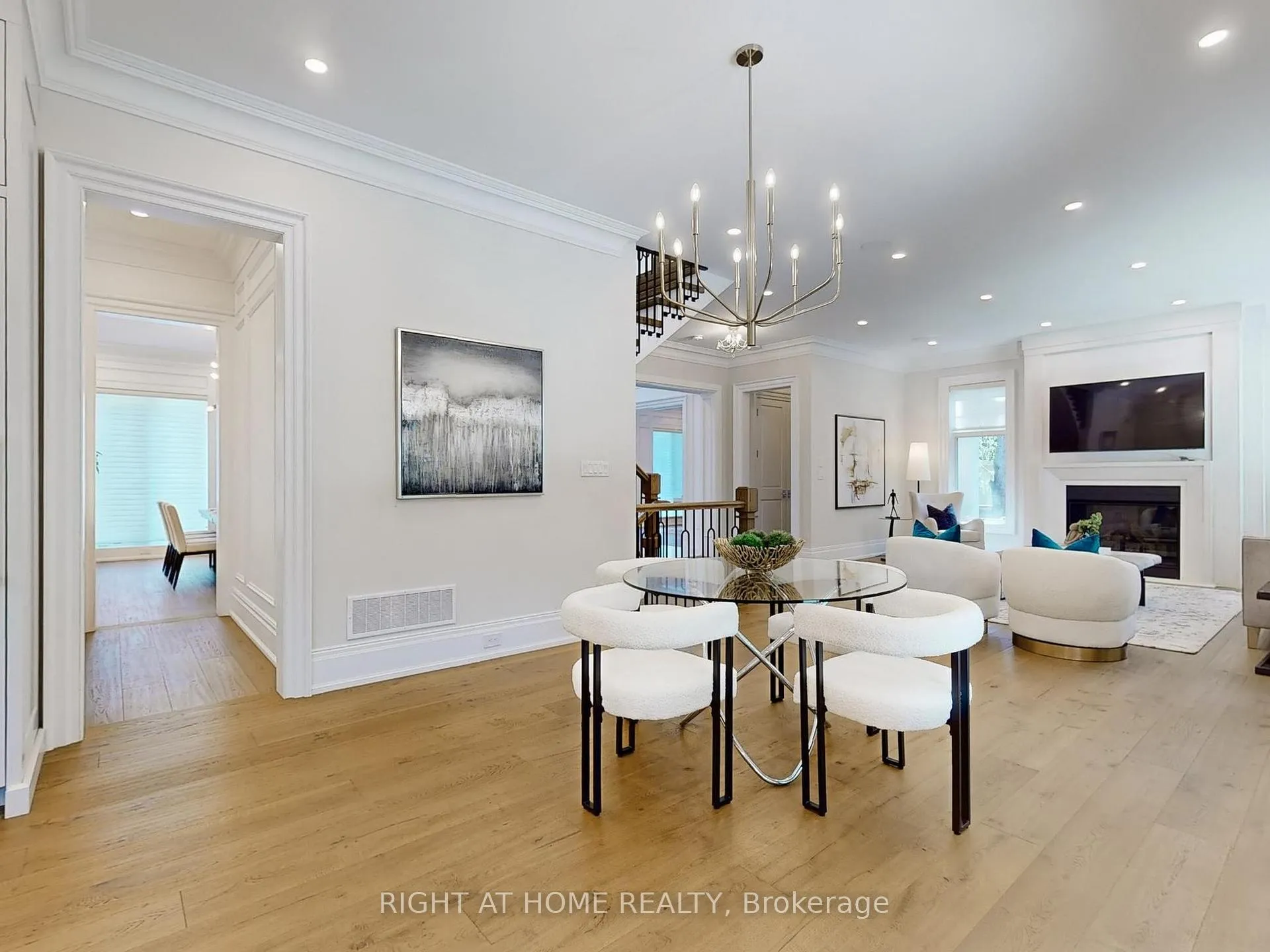 Photo 16 of 172 Burgundy Drive, Oakville, Morrison — HOMEH