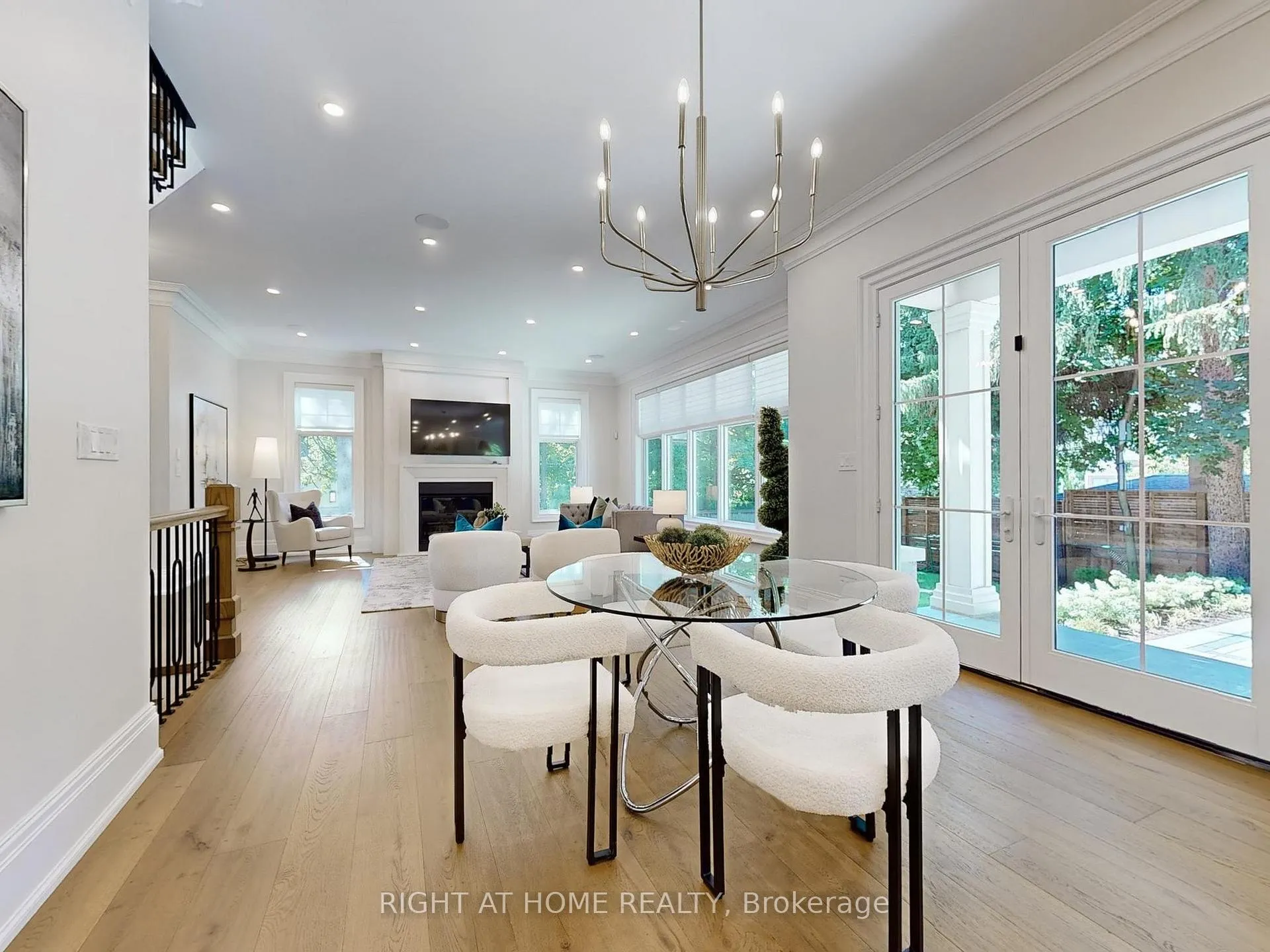 Photo 17 of 172 Burgundy Drive, Oakville, Morrison — HOMEH