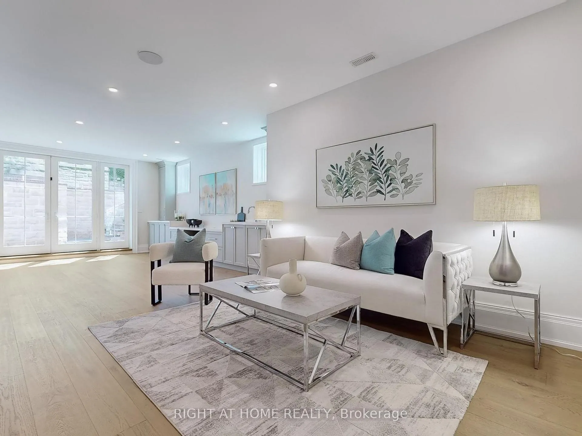 Photo 32 of 172 Burgundy Drive, Oakville, Morrison — HOMEH