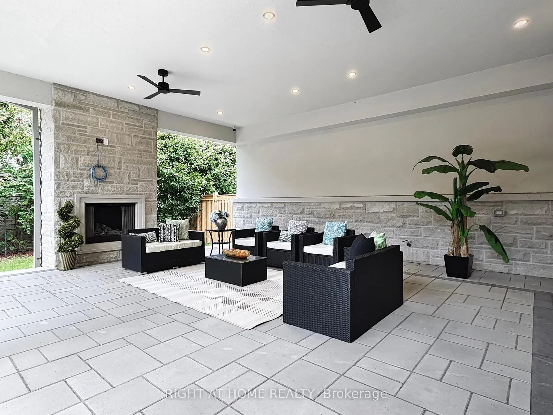 Photo 45 of 172 Burgundy Drive, Oakville, Morrison — HOMEH