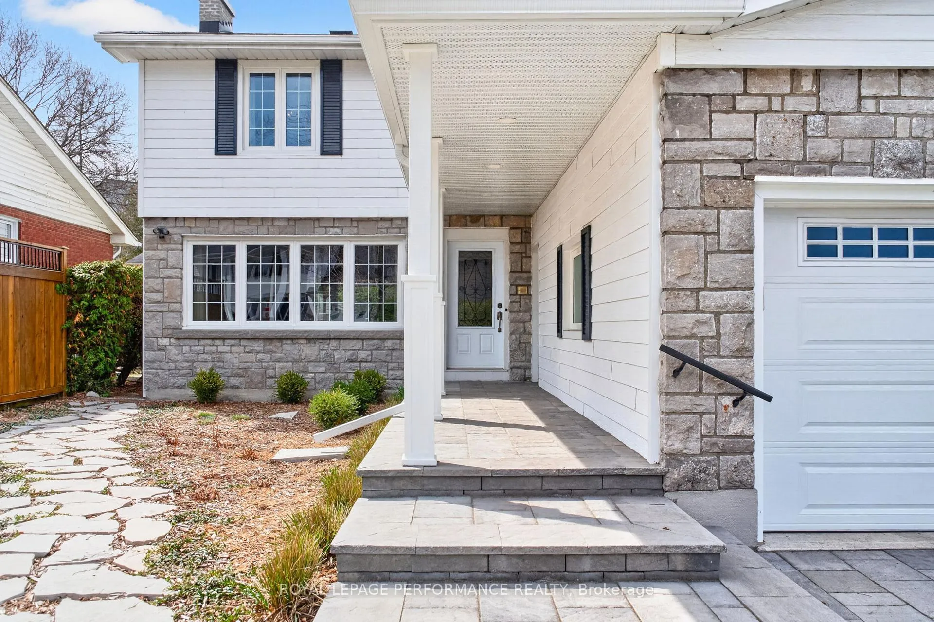 Photo 3 of 774 Manitou Drive, Ottawa, Carlingwood — HOMEH